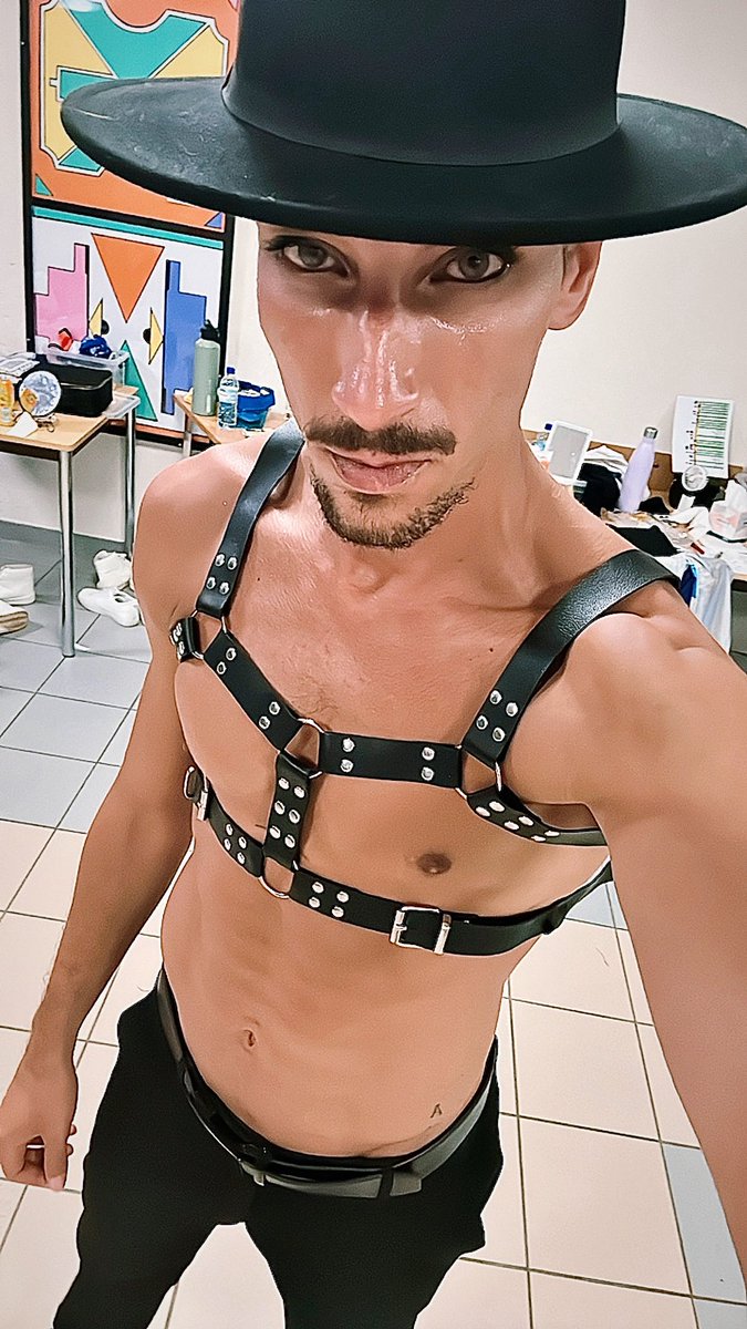 ⛓️😈👅