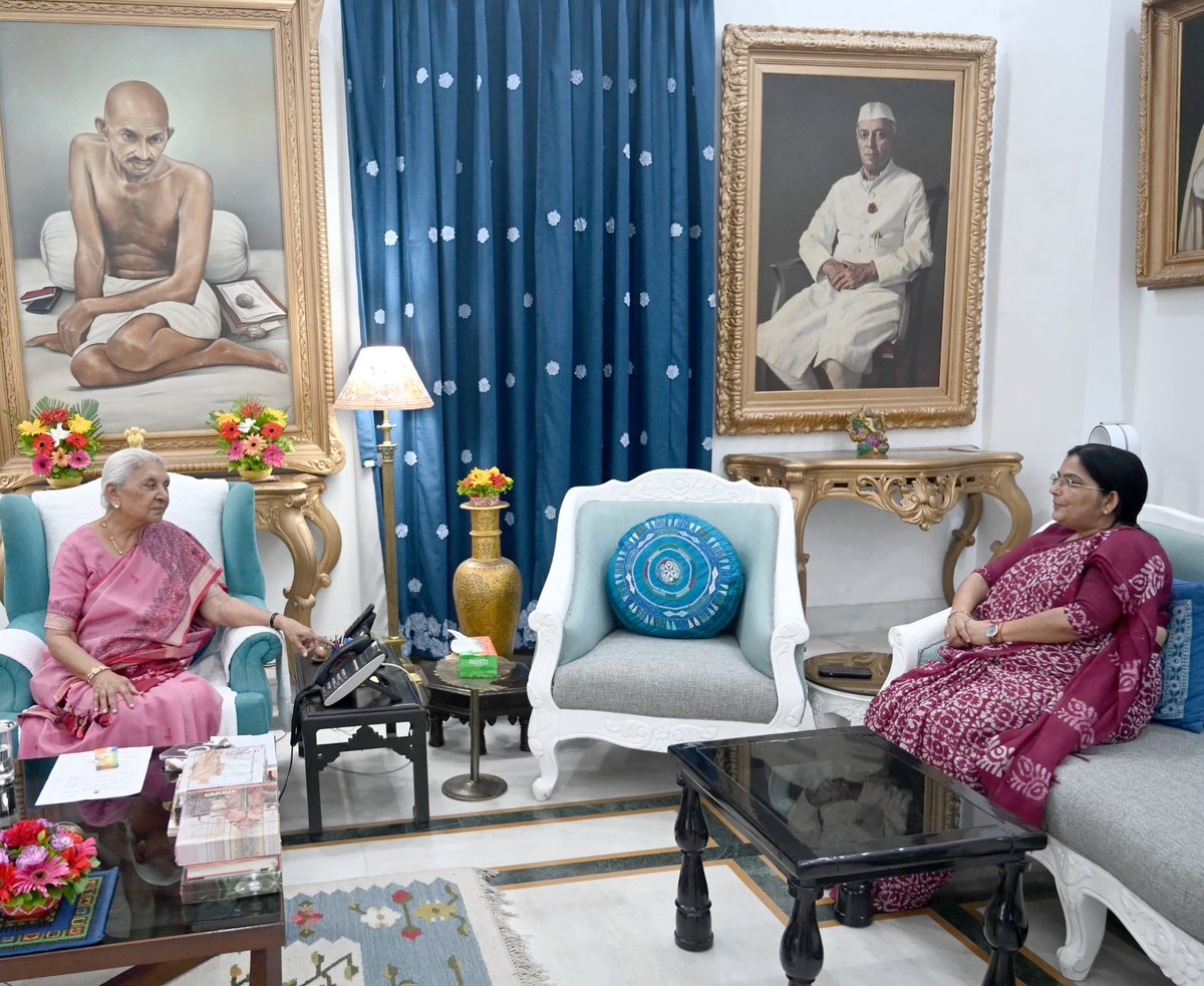 Governor of Uttar Pradesh (@governorofup) on Twitter photo рдЙрддреНрддрд░ рдкреНрд░рджреЗрд╢ рдХреА рд░рд╛рдЬреНрдпрдкрд╛рд▓ рд╢реНрд░реАрдорддреА рдЖрдирдВрджреАрдмреЗрди рдкрдЯреЗрд▓ рд╕реЗ рдЖрдЬ рд░рд╛рдЬрднрд╡рди рдореЗрдВ рдкреНрд░рджреЗрд╢ рдХреА рдорд╛рдирдиреАрдп рд░рд╛рдЬреНрдп рдордВрддреНрд░реА, рдЙрдЪреНрдЪ рд╢рд┐рдХреНрд╖рд╛, рд╢реНрд░реАрдорддреА рд░рдЬрдиреА рддрд┐рд╡рд╛рд░реА рдиреЗ рд╢рд┐рд╖реНрдЯрд╛рдЪрд╛рд░ рднреЗрдВрдЯ рдХреАред рдЙрддреНрддрд░ рдкреНрд░рджреЗрд╢ рдХреА рд░рд╛рдЬреНрдпрдкрд╛рд▓ рд╢реНрд░реАрдорддреА рдЖрдирдВрджреАрдмреЗрди рдкрдЯреЗрд▓ рд╕реЗ рдЖрдЬ рд░рд╛рдЬрднрд╡рди рдореЗрдВ рдкреНрд░рджреЗрд╢ рдХреА рдорд╛рдирдиреАрдп рд░рд╛рдЬреНрдп рдордВрддреНрд░реА, рдЙрдЪреНрдЪ рд╢рд┐рдХреНрд╖рд╛, рд╢реНрд░реАрдорддреА рд░рдЬрдиреА рддрд┐рд╡рд╛рд░реА рдиреЗ рд╢рд┐рд╖реНрдЯрд╛рдЪрд╛рд░ рднреЗрдВрдЯ рдХреАред