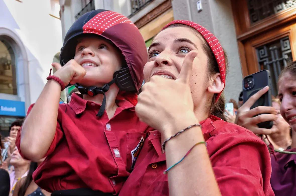 santiterraza1's tweet photo. Tot el que ens donen els castells.
Tot el que ens regala la colla… 

#3de8 #castells #castellers #sitges https://t.co/t1ASLhtsLu