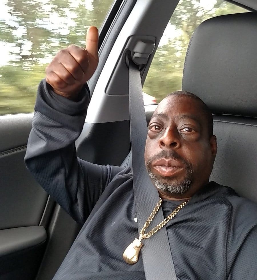 Achi gaki, huyo ni mimi mnalima ivo juu ya projection zenu towards Njoki?

Nimewamark