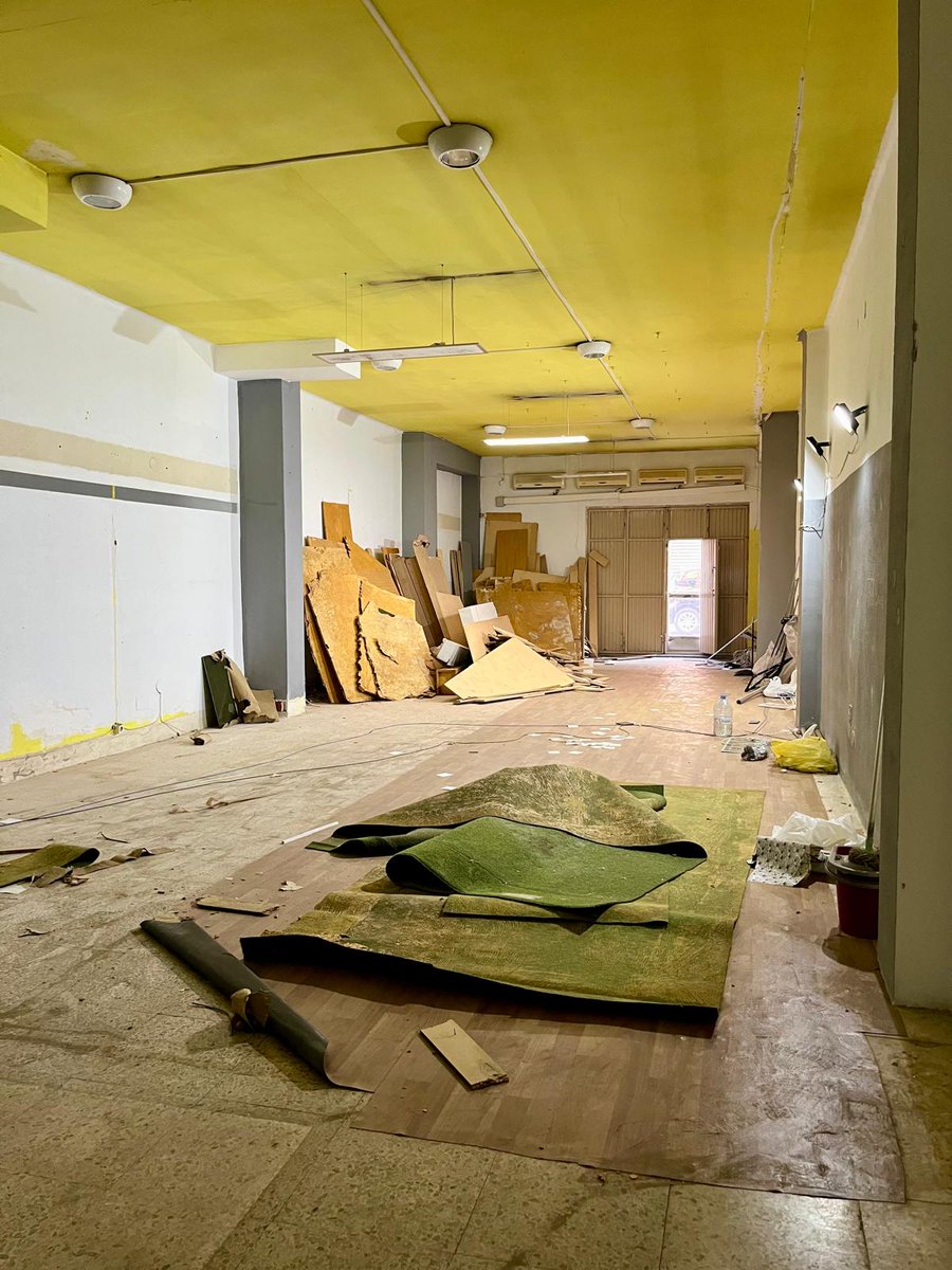 Librería El Rincón de Pensar (@erdp_cc) on Twitter photo Montar un negocio es tremendamente complicado pero dos años y medio después entramos en la recta final...
Lo normal es temer las obras, yo, sin embargo, no podría estar más feliz, ya falta muy poco para tener nuestro rinconcito para pensar en Cáceres.
libreriaelrincondepensar.com Montar un negocio es tremendamente complicado pero dos años y medio después entramos en la recta final...
Lo normal es temer las obras, yo, sin embargo, no podría estar más feliz, ya falta muy poco para tener nuestro rinconcito para pensar en Cáceres.
libreriaelrincondepensar.com