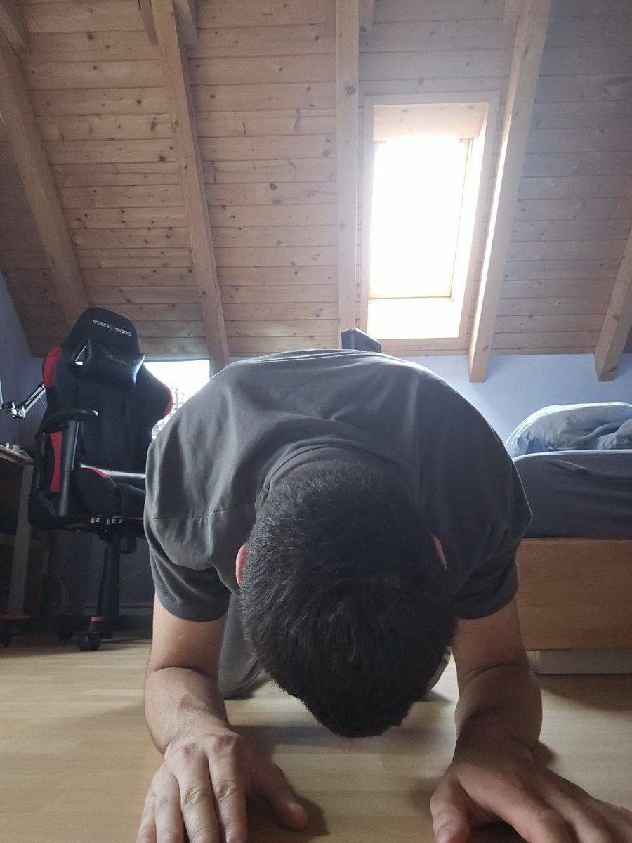 YourMasterLogan's tweet image. Good boys bow to their king 👑 

@Bopablo_5