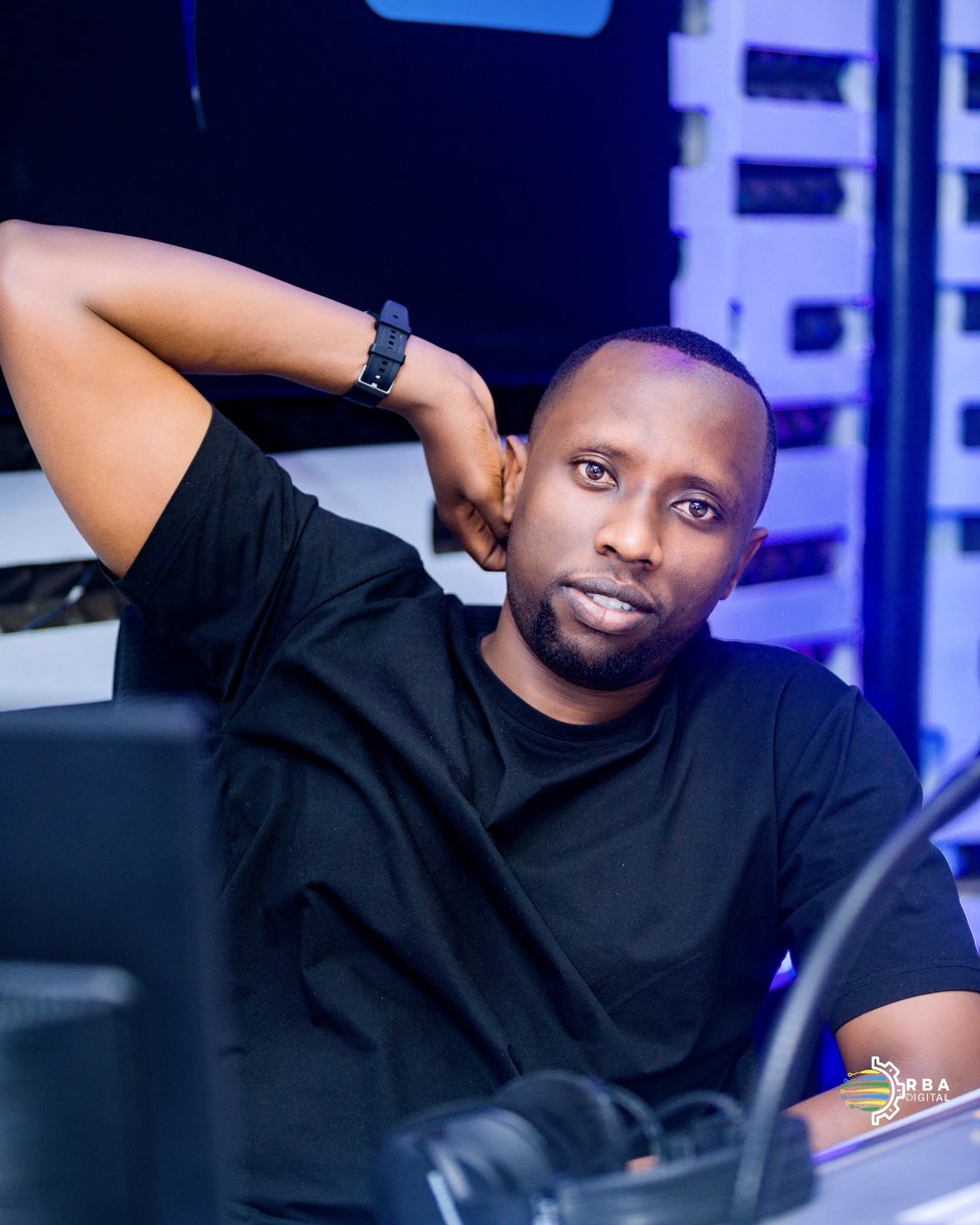 MagicFmRadio's tweet image. #16questions with @loader_250 🔥 #NYIRUBUGENGE✨🥳

#MagicMorning 6am-10am 

📸 @Bahizi_10837