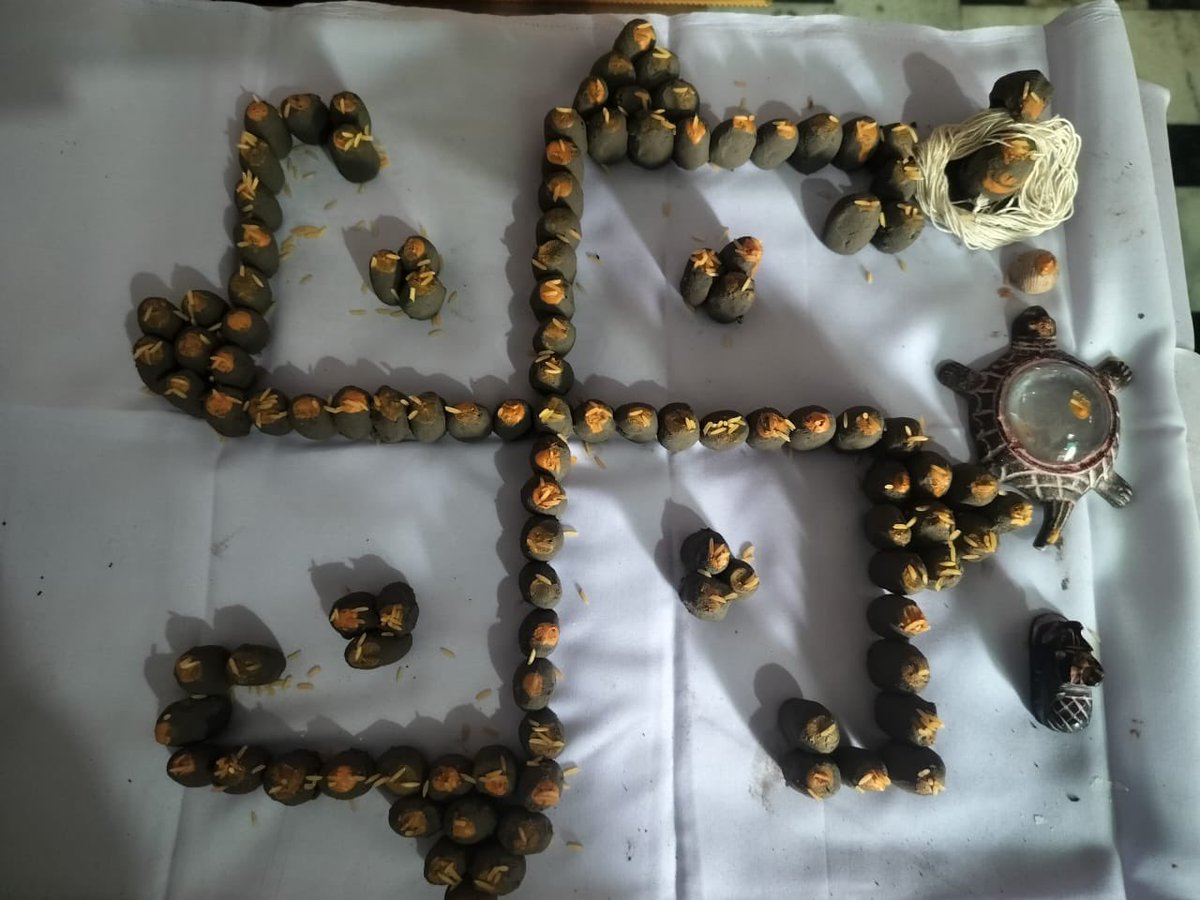 neelang_dave's tweet image. Partheshwar Shivling Darshan
🙏🏻
#NagPanchami
#nagpanchami2025