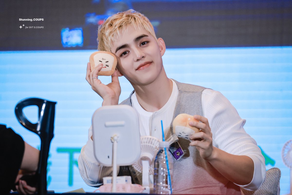 Stunning_COUPS's tweet photo. 250729

🍞

#에스쿱스 #SCOUPS
#승철 #최승철 
#세븐틴 #SEVENTEEN  
@pledis_17 https://t.co/VT8bKjnZQy
