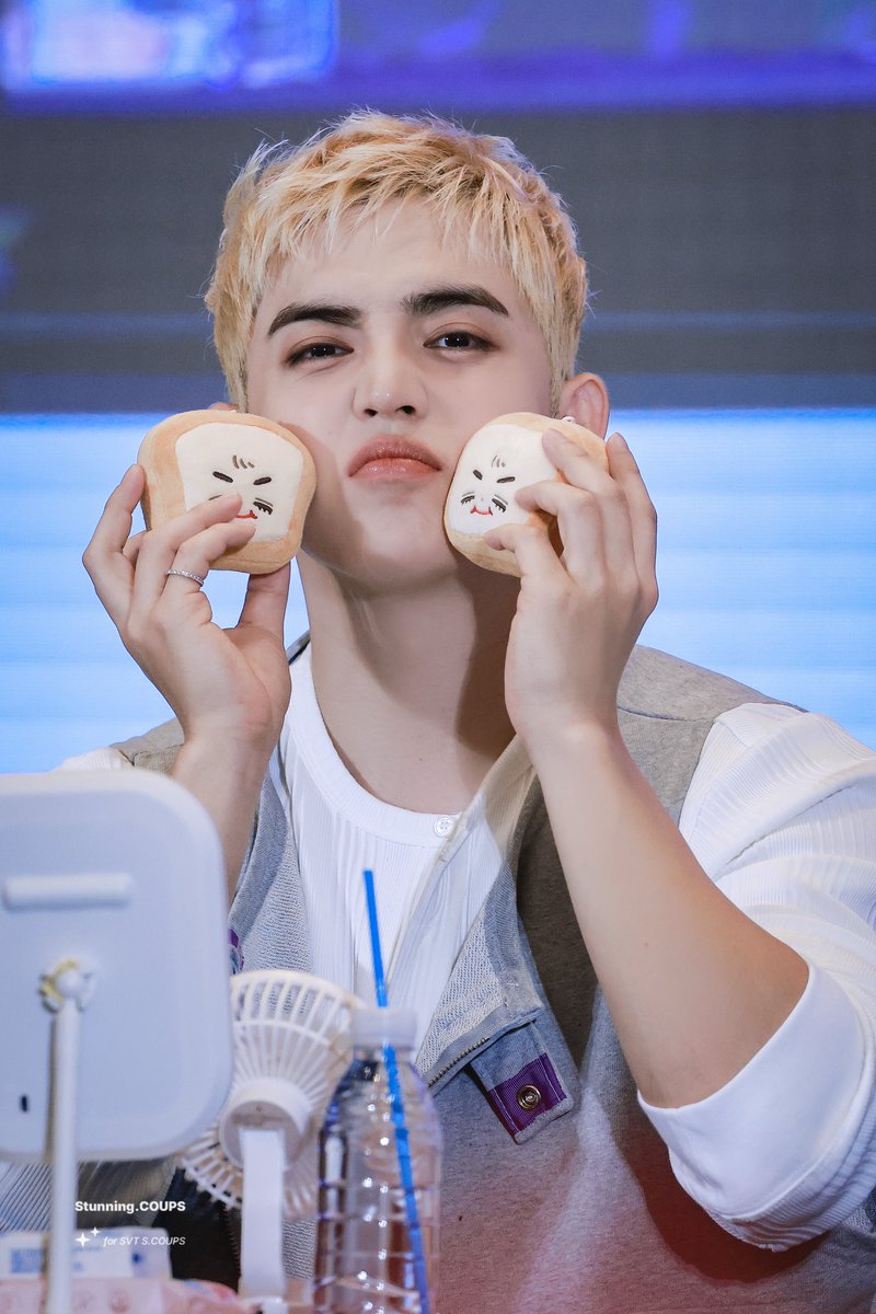 Stunning_COUPS's tweet photo. 250729

🍞

#에스쿱스 #SCOUPS
#승철 #최승철 
#세븐틴 #SEVENTEEN  
@pledis_17 https://t.co/VT8bKjnZQy