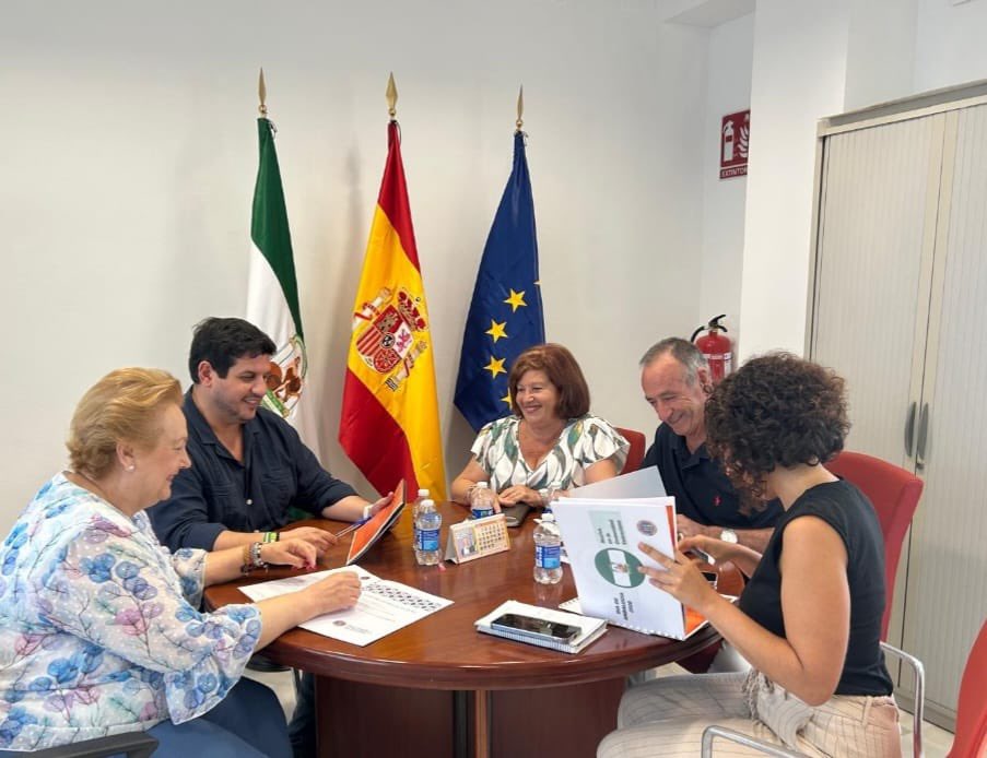 Federación Entidades Culturales Andaluzas (FECACV) (@feca_cv) on Twitter photo La <a href="/feca_cv/">Federación Entidades Culturales Andaluzas (FECACV)</a> mantuvo una reunión con la Jefa de Servicio, el D.G. de Andalucía Global y el S. G. de Acción Exterior presentando los próximos proyectos para fortalecer los lazos con nuestras comunidades andaluzas.
📅 Jornadas mujeres, encuentro presidentes, día de Andalucía… La <a href="/feca_cv/">Federación Entidades Culturales Andaluzas (FECACV)</a> mantuvo una reunión con la Jefa de Servicio, el D.G. de Andalucía Global y el S. G. de Acción Exterior presentando los próximos proyectos para fortalecer los lazos con nuestras comunidades andaluzas.
📅 Jornadas mujeres, encuentro presidentes, día de Andalucía…