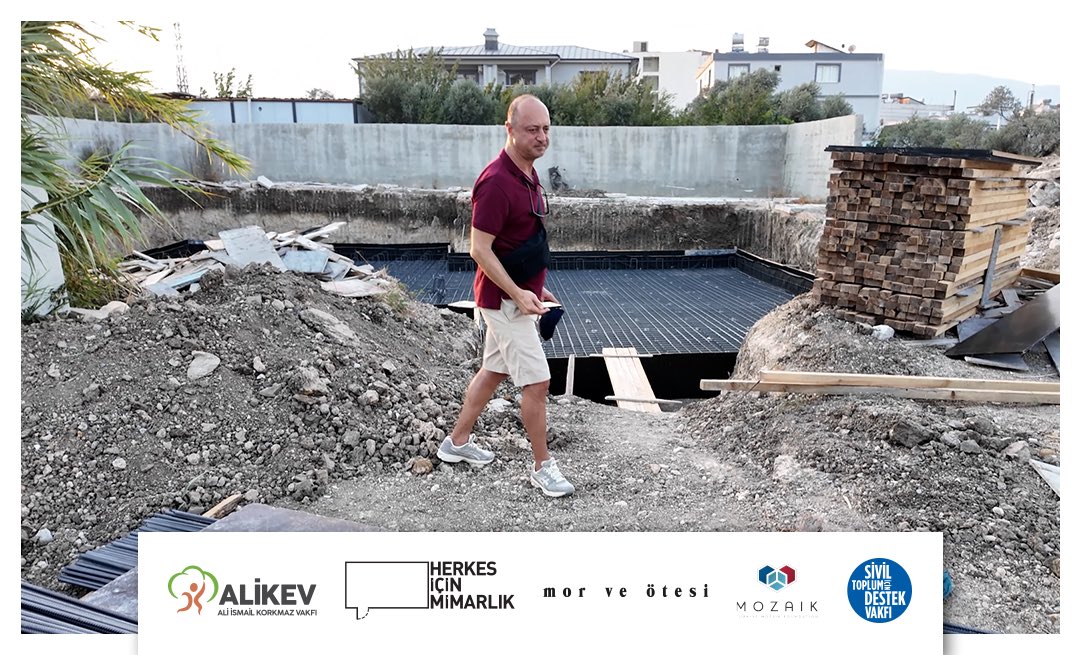 📍Antakya, Ekinci.

Burası Ali İsmail’in doğduğu, büyüdüğü, ilk düşlerini kurduğu yer. Şimdi, o düşlerin izinden yeni bir merkez yükseliyor.🌱

6 Şubat depremlerinin ardından yıkılan ALİKEV Genel Merkezimizin yerine hem gençlik merkezi hem de genel merkez olarak kullanacağımız