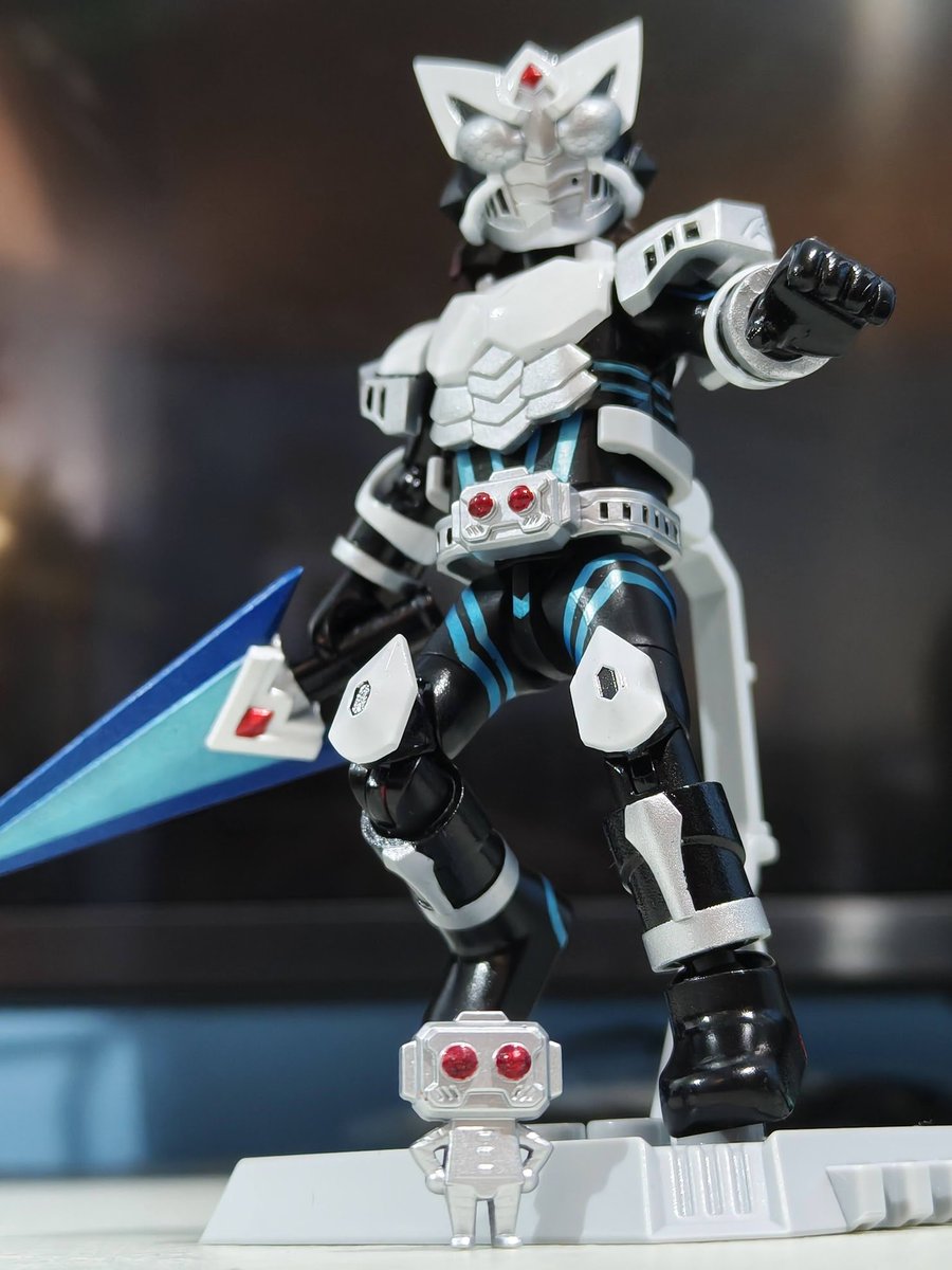 Kamen Drawer, blokees version! 🤩
It is amazing how it turned out, a dream comes true!

I was really holding back buying any blokees back then since I know if I get one, there's no stopping it. Now I got a custom one, of course I need to collect all of the rider senpais... 😂