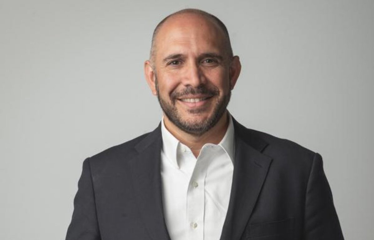 #TransformanINALDE | Antonio Hernandez Villarreal, Executive MBA de INALDE, fue protagonista de la portada de La República por su liderazgo al frente de Haleon en Colombia y Perú.

Conoce los detalles de la noticia aquí: inalde.edu.co/noticias/revis…