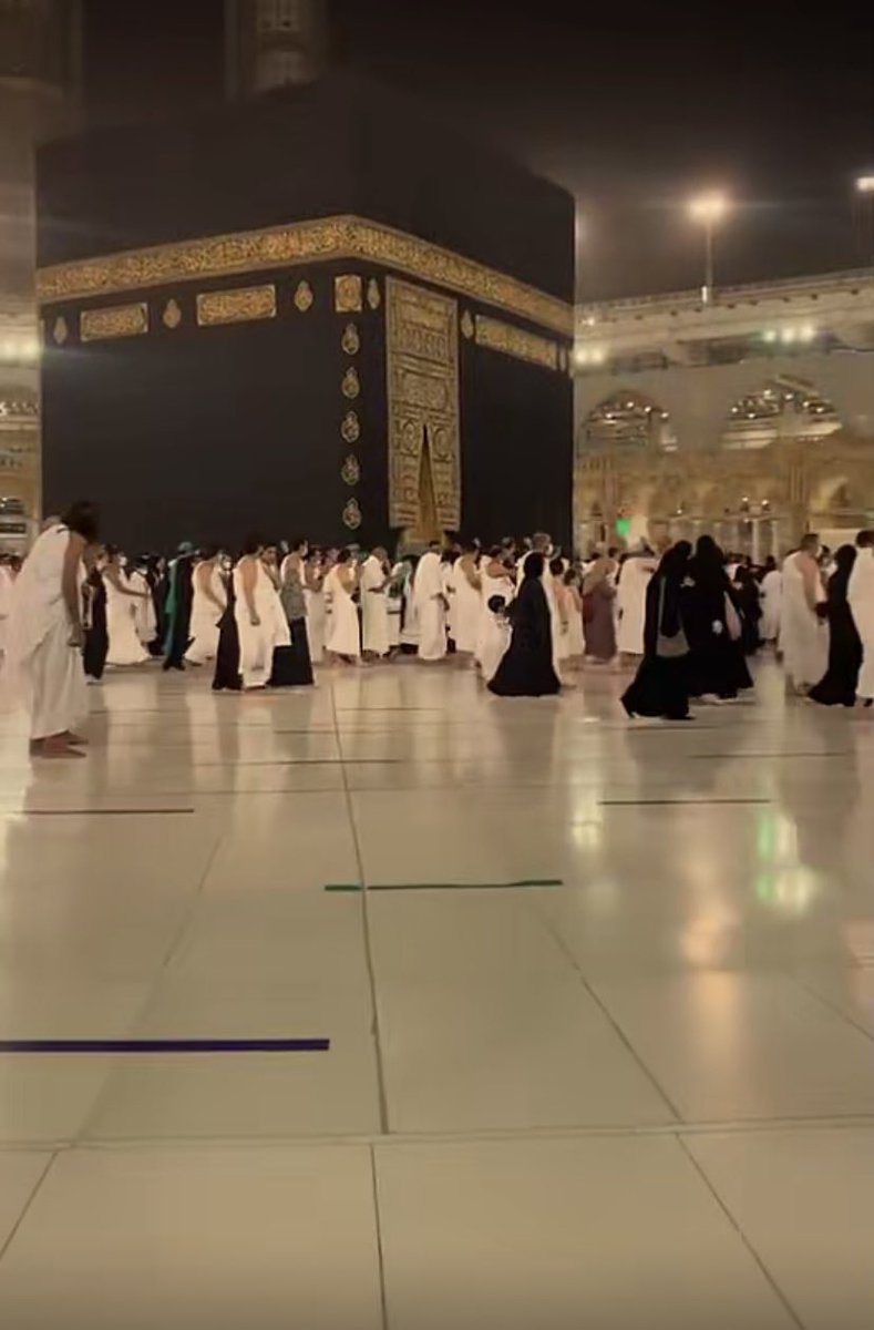 اللهم لك الحمد أن يسّرت لنا زيارة بيتك الحرام..
اللهم تقبّل منا  واغفر لنا وارحمنا ووالدينا وأحبتنا وجميع المسلمين..❤️