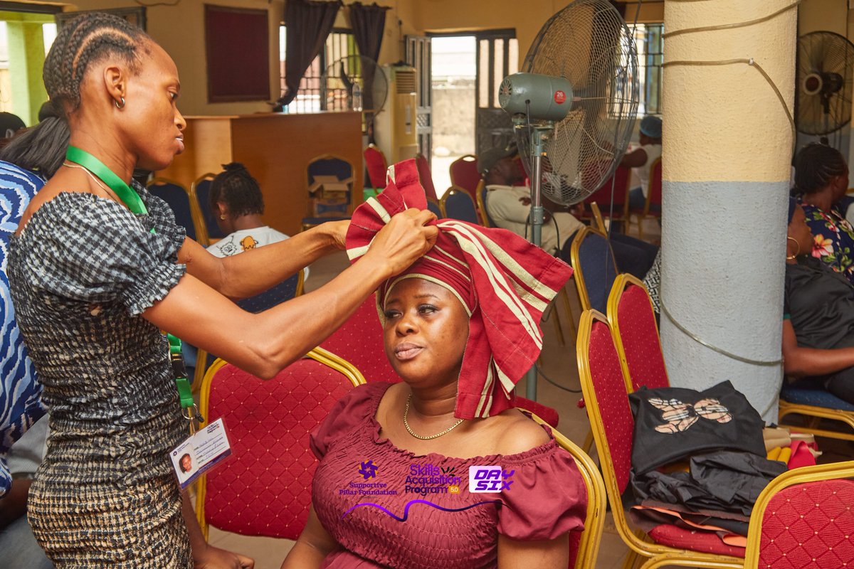 Supportivepf's tweet image. Day 6 Blending got bolder, and gele skills got sharper

Our beauty pros in training are building brands one brushstroke at a time

#SPF #SAP5.0 #RewindTheEnergy | Kuture | Bright Morgan | Super Falcons | Soldiers | Kogi | Naira Marley | #BBNaija | dede | Koyin | Sultana | Omojuwa