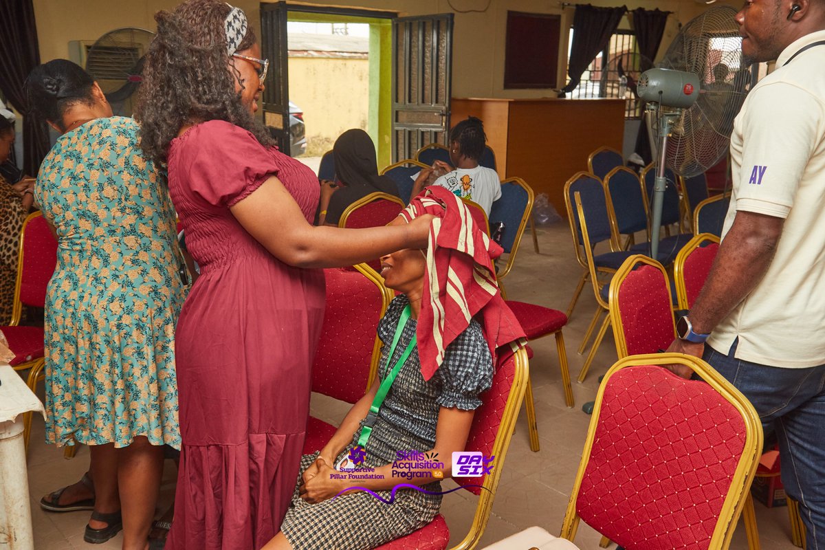 Supportivepf's tweet image. Day 6 Blending got bolder, and gele skills got sharper

Our beauty pros in training are building brands one brushstroke at a time

#SPF #SAP5.0 #RewindTheEnergy | Kuture | Bright Morgan | Super Falcons | Soldiers | Kogi | Naira Marley | #BBNaija | dede | Koyin | Sultana | Omojuwa