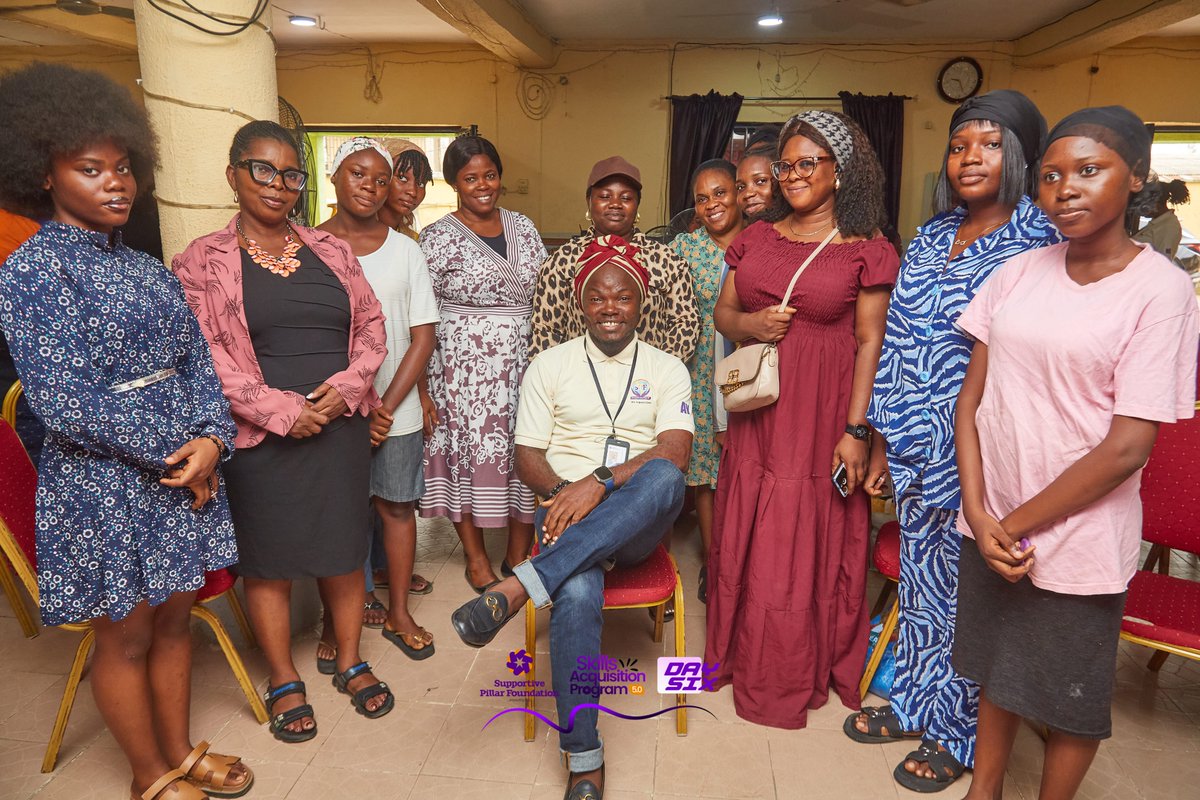 Supportivepf's tweet image. Day 6 Blending got bolder, and gele skills got sharper

Our beauty pros in training are building brands one brushstroke at a time

#SPF #SAP5.0 #RewindTheEnergy | Kuture | Bright Morgan | Super Falcons | Soldiers | Kogi | Naira Marley | #BBNaija | dede | Koyin | Sultana | Omojuwa