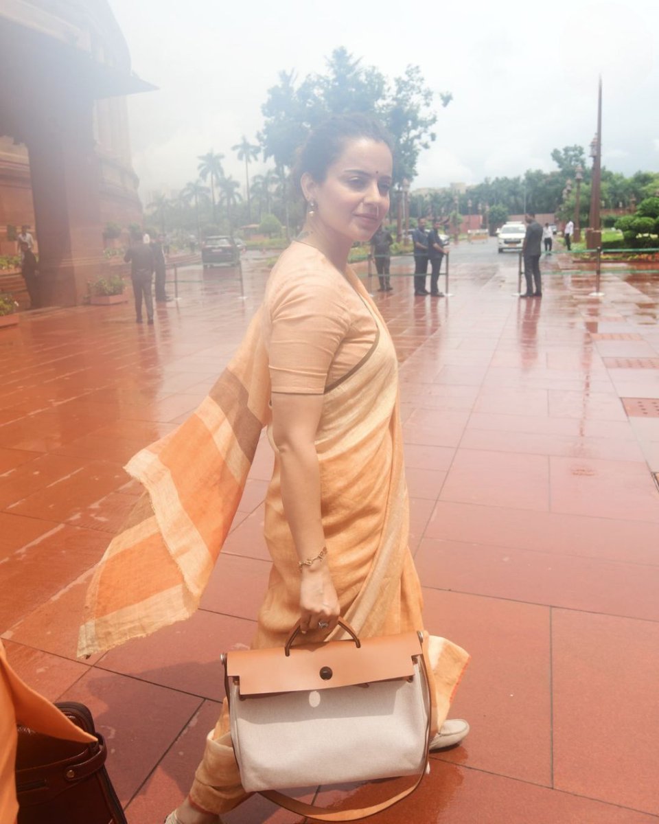 Kangana during the Parliament session today #KanganaRanaut