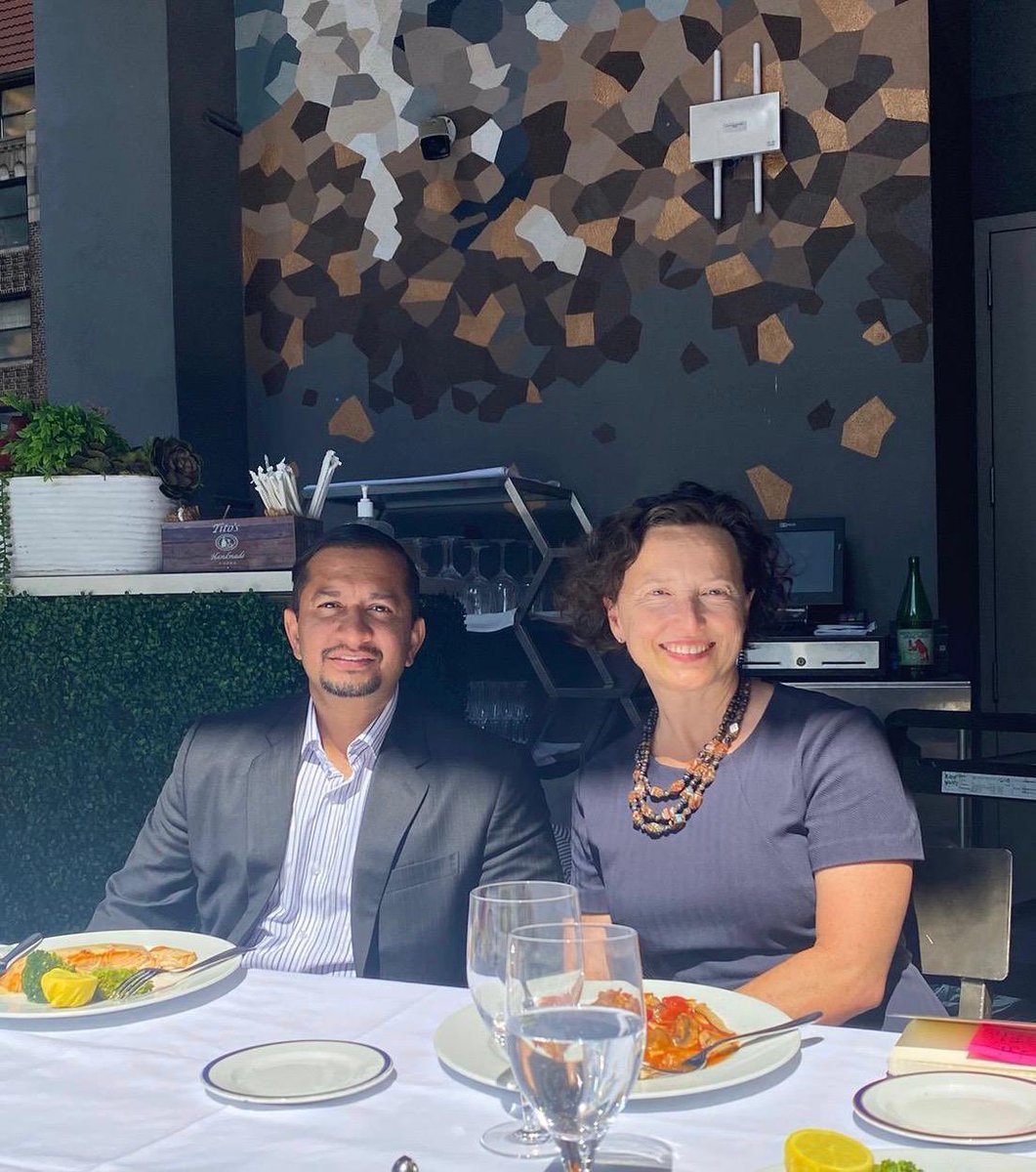 Congratulations to Elizabeth Kathryn Horst on her appointment as the new Acting #USA Ambassador to #Pakistan. The American Pakistani Advocacy Group #APAG had the great pleasure of working with her and looks forward to continuing a strong partnership. 🇺🇸🇵🇰 #Advocacy #Diplomacy