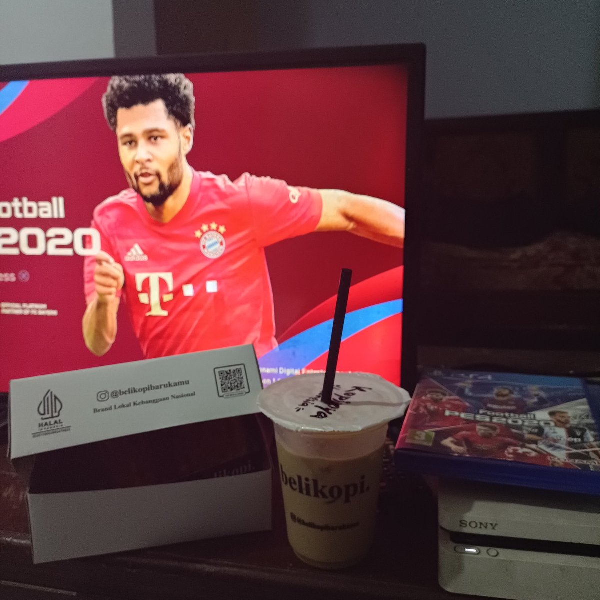 SNAILBRAD tweet media