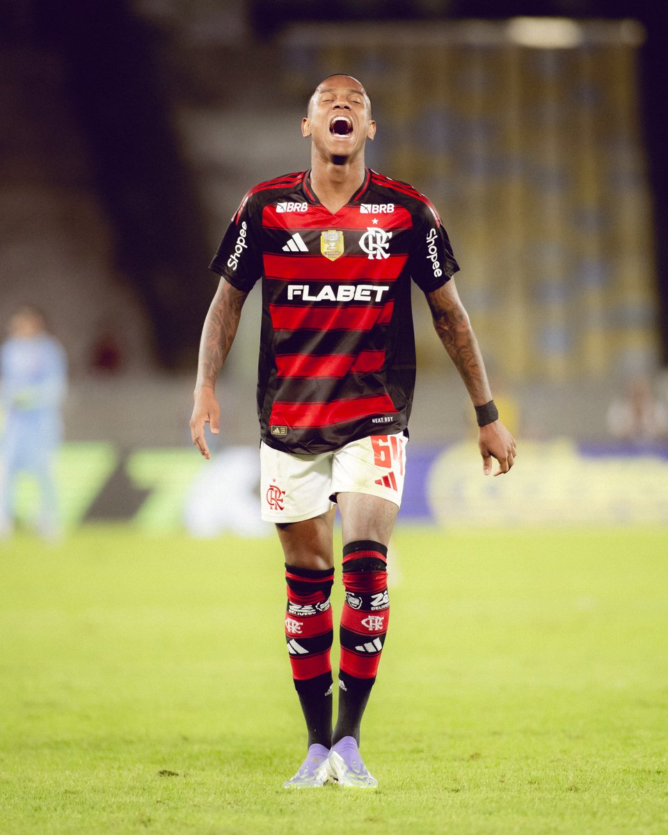 futebol_info's tweet photo. Luis Fabiano sobre Wallace Yan, do Flamengo:

“Esse é pior do que eu era. Eu não era assim, não. Esse moleque passa um pouco do ponto, ele exagera um pouco. Ele discute com todo mundo.”

🗞 ESPN
📸 Adriano Fontes/CRF | Reprodução/ESPN