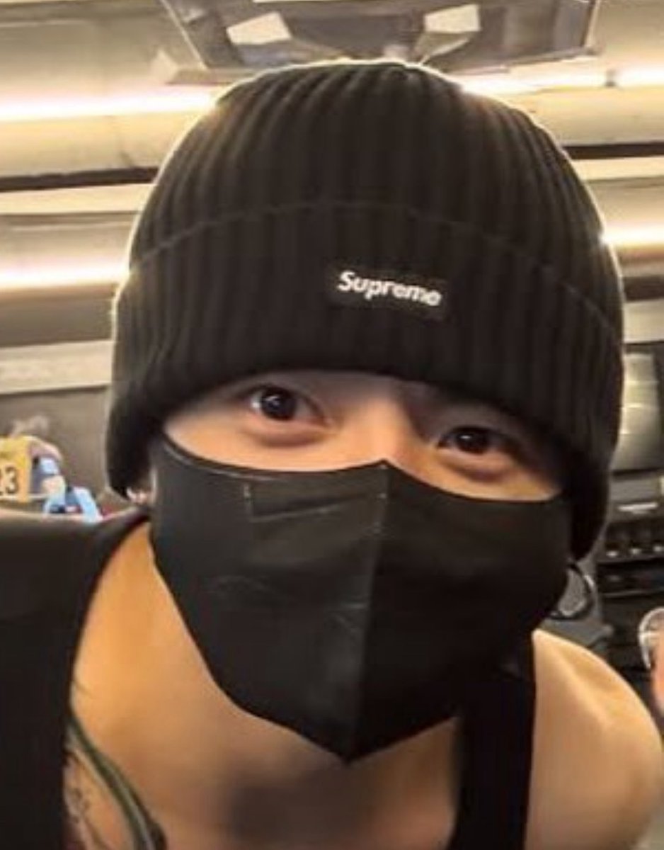 普通の笑顔じゃなくてちょっと＂ん゛"って目に力入れてるのすごいむり、伝わる？