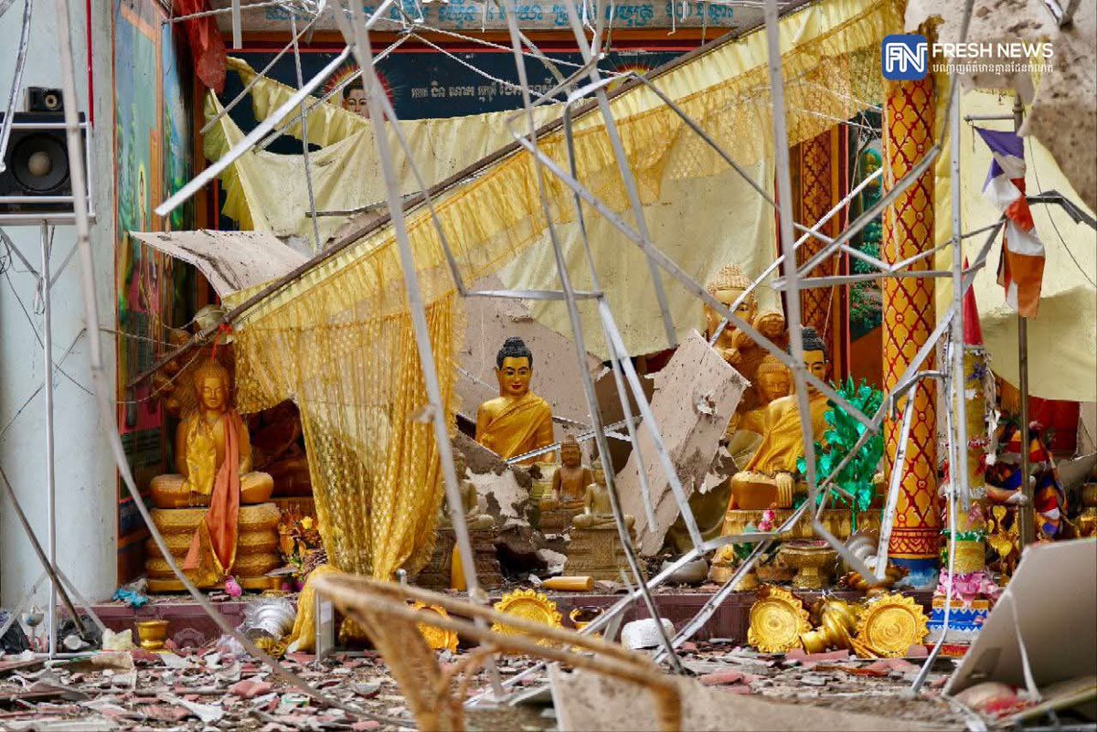 beauwxve's tweet photo. Thailand bombed pagoda making one of our civilians who are in charge of taking care those pagoda died ! 

#ExposeThailandLies 
#ThailandInvadedCambodia 
#ThailandInvadedCambodia 
#JusticeForCambodia https://t.co/x3hkHfeG0X