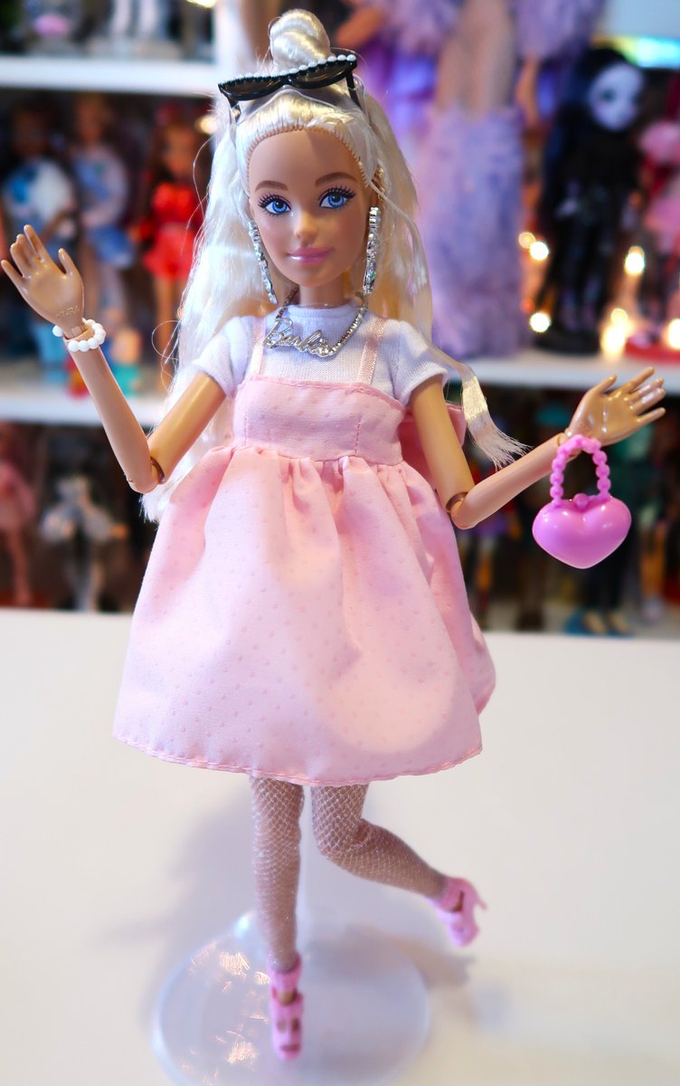 fox_arwen's tweet image. Barbie Deluxe Style Unboxing!
Did you get this beauty? 
youtube.com/watch?v=0uOOFa…

#barbiedoll #barbiecollector #foxarwen #unboxing