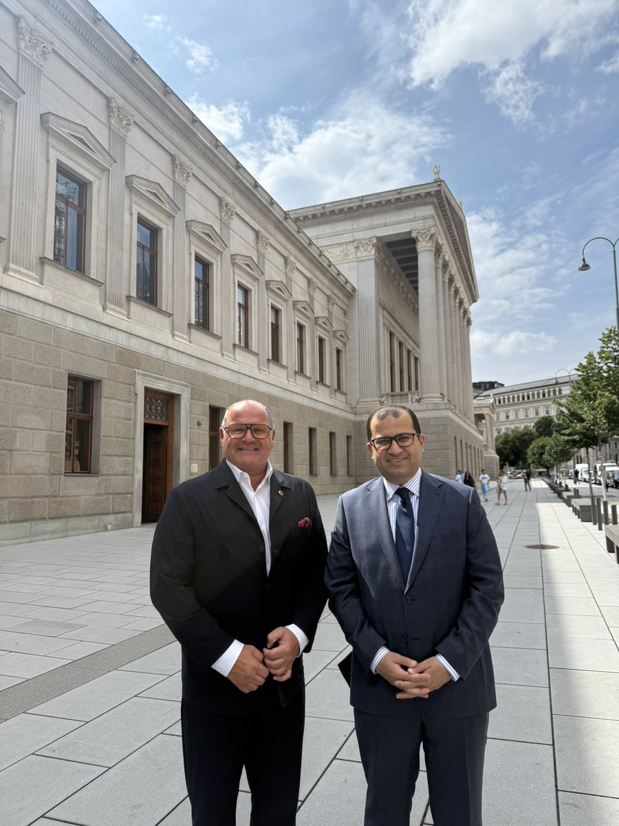 Pleased to meet H.E. Alois Schroll, Chair of the Austrian–Middle East Parliamentary Group 🇯🇴🇦🇹. Our dialogue reaffirmed Austria’s appreciation of Jordan’s regional role &amp; opened new paths for parliamentary cooperation. Looking forward to future engagements. #Jordan#Austria