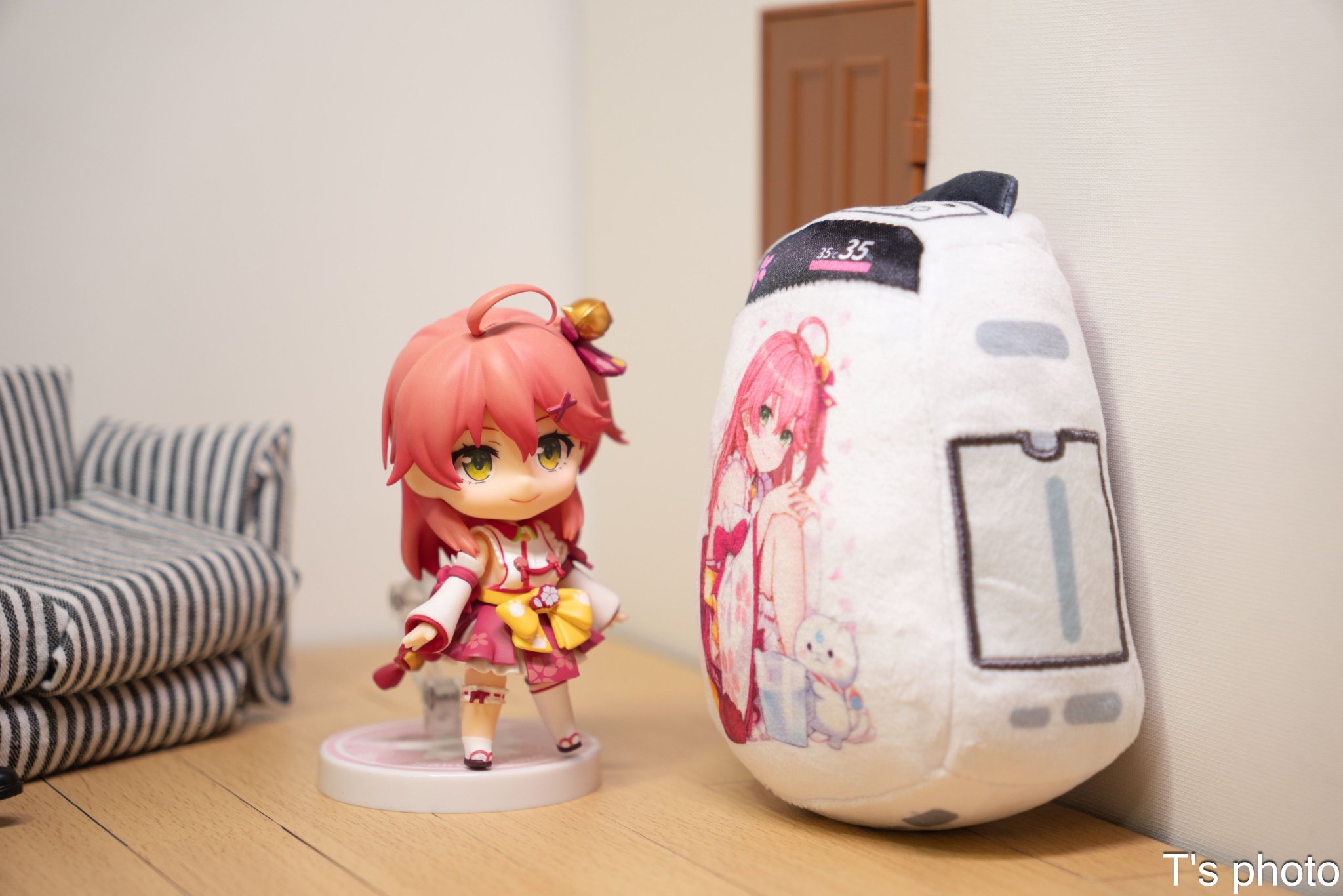 present - ドコモ口座のフチ子とスマートフォンスタンド兼貯金箱 完成品 フィギュア ドコモ口座登録感謝祭『ドコモ口座のフチ子』+200円 プレゼントキャンペーン 当選品 NTTドコモ ドコモ口座のフチ子とスマートフォンスタンド兼貯金箱 完成品