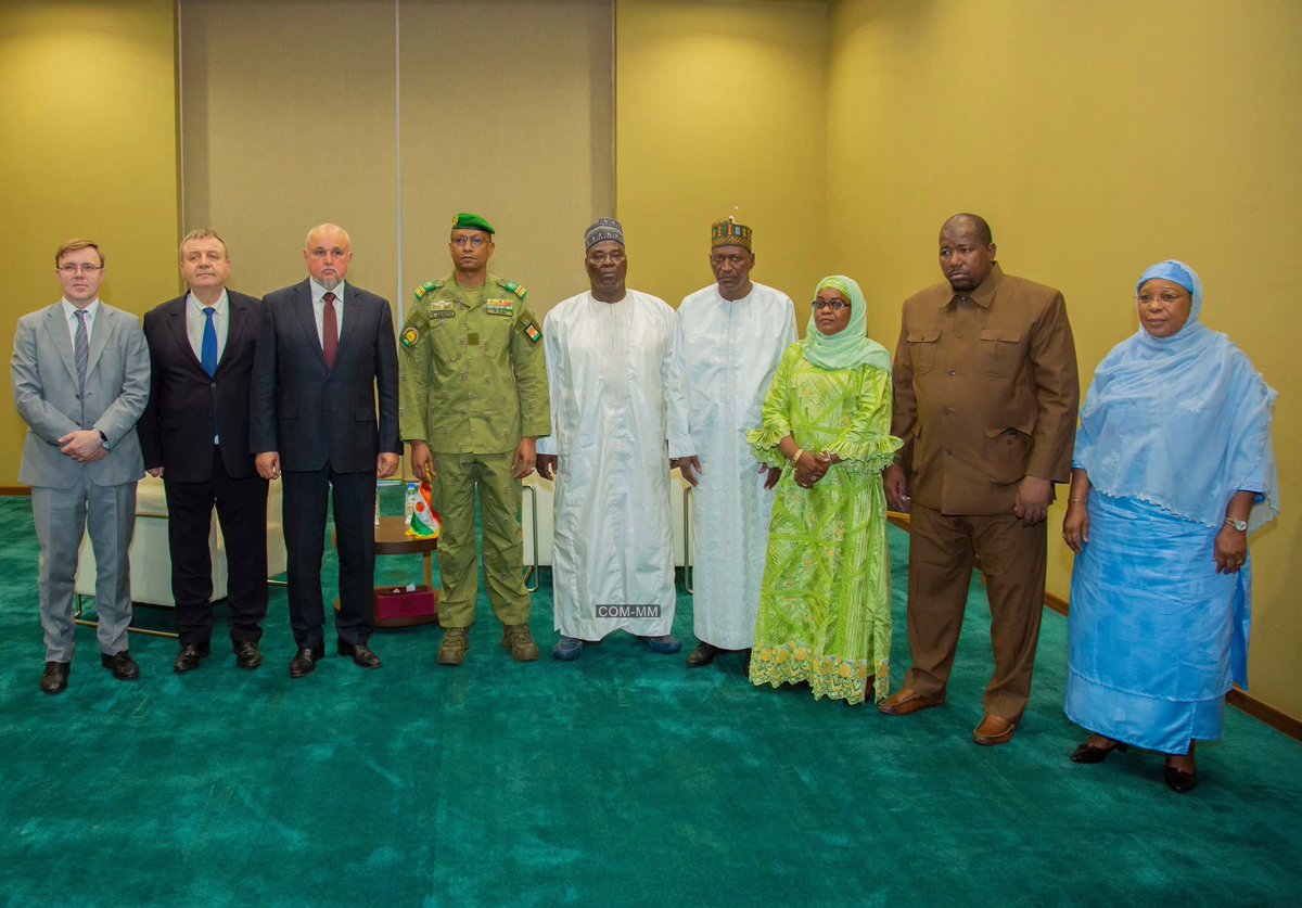 Hier lundi 28 juillet 2025, le Centre International de Conférences Mahatma Gandhi de Niamey a accueilli une rencontre de haut niveau entre le Niger et la Russie, marquant une nouvelle étape dans le renforcement de leurs relations bilatérales. L’événement a réuni d’importantes