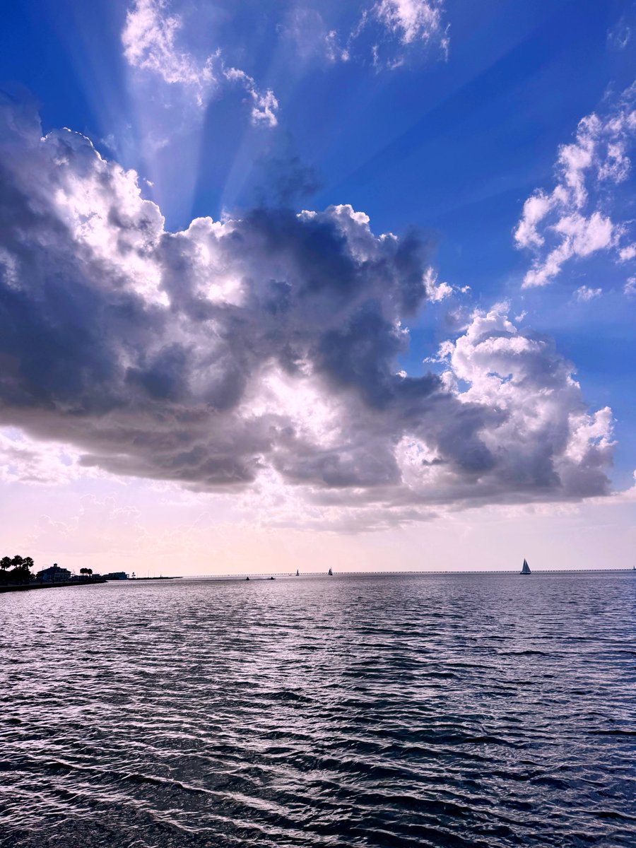 “A lake is a landscape's most beautiful and expressive feature. It is Earth's eye; looking into which the beholder measures the depth of his own nature.” - Henry David Thoreau 🌤️⛵️ #lawx #nola