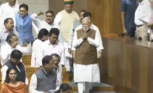भारतीय इतिहास का सबसे डरपोक और झूठा प्रधानमंत्री।