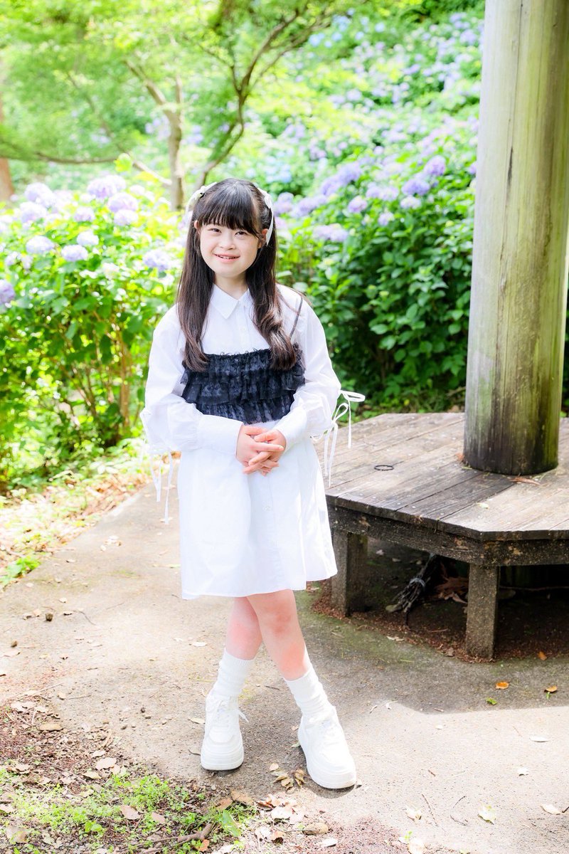 紫陽花 撮影📸　
蚊に刺されまくり〜痒いと言う娘に…
いい、モデルは我慢よ☝️

そうは言ってもごめん…虫除け持っていかなかった母の責任です🙇‍♀️

#ダウン症   #ダウン症モデル
#菜桜