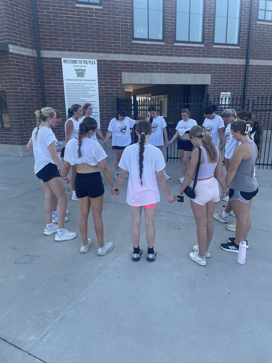 NEMCCVB's tweet image. Lady Tigers had a Good first run this morning in preparation for the start of practice. They were thankful and prayed afterwards for the finish!