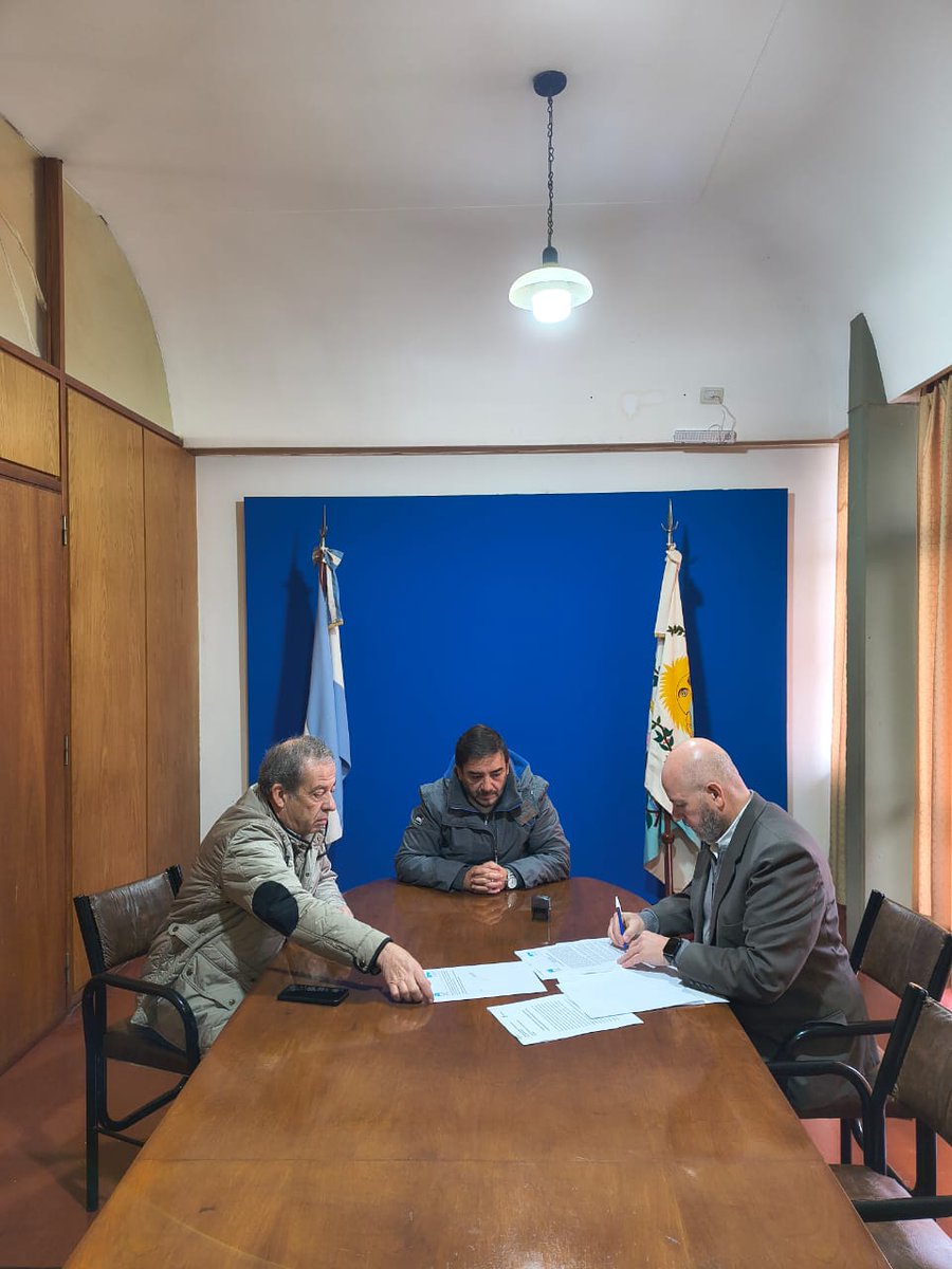 Santa Rosa y La Paz se suman al Programa Mi Escritura
Este programa permitirá que miles de familias mendocinas accedan al título de propiedad de sus viviendas.