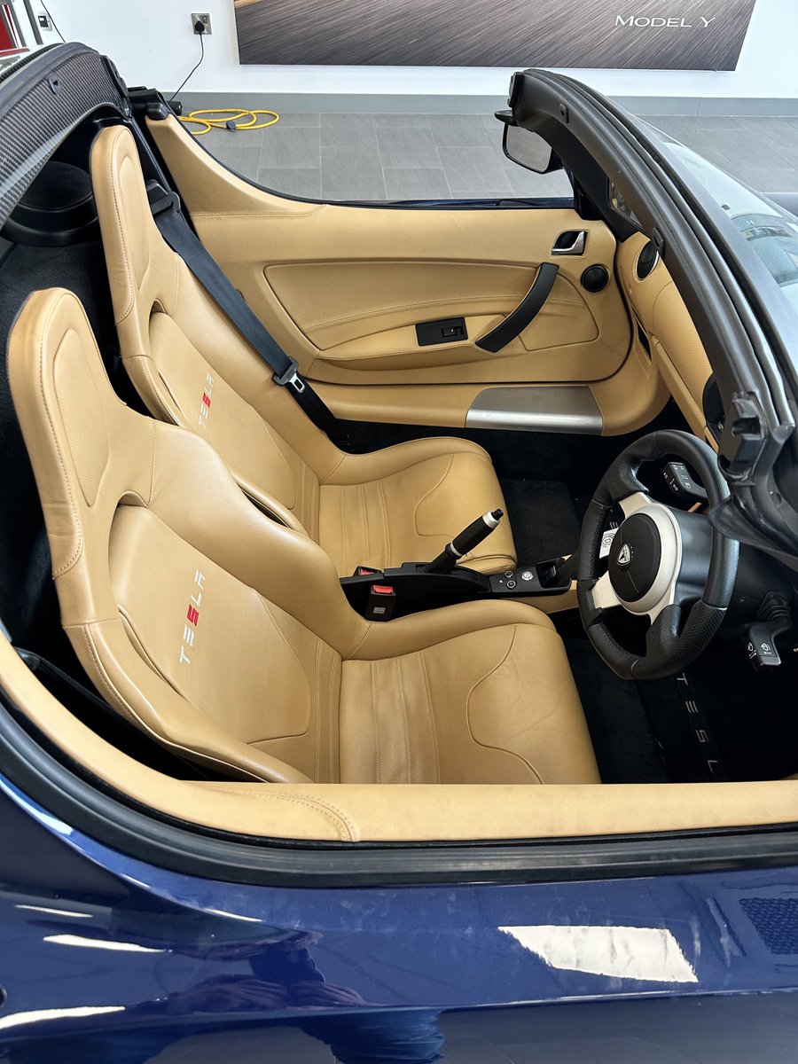 Tesla Bristol 🇬🇧
