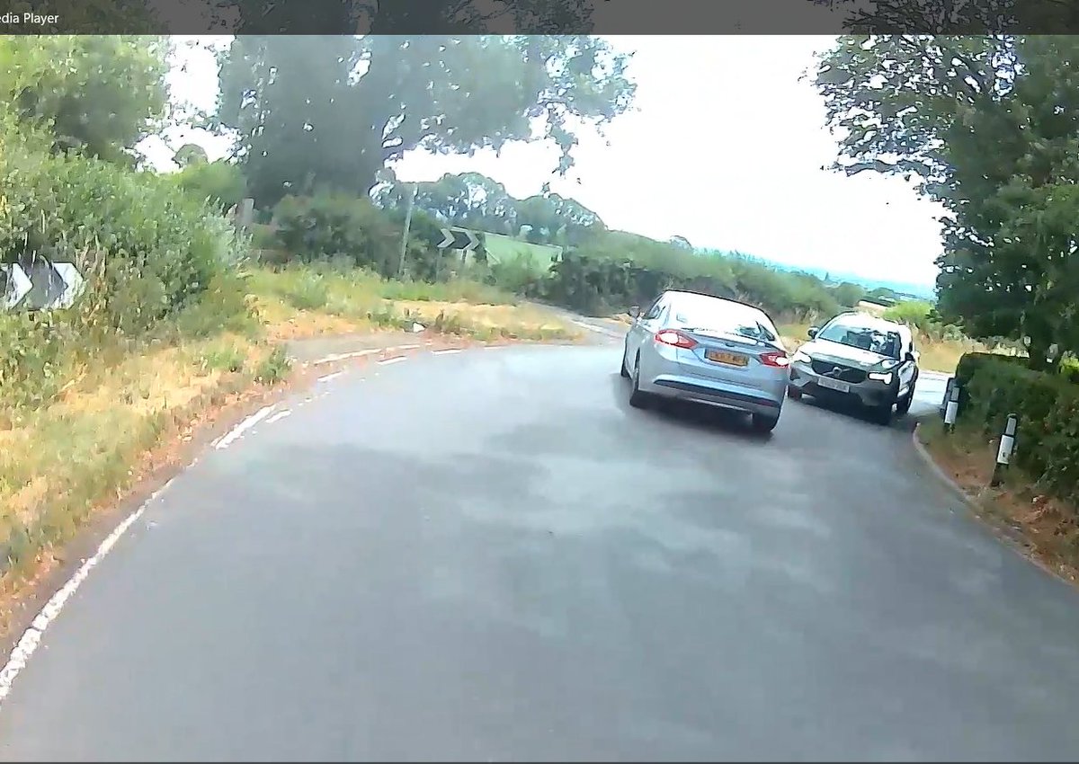 This driver thought it would be a good idea to overtake me #cycling  just before a blind bend. Good job the other driver had his wits about him.