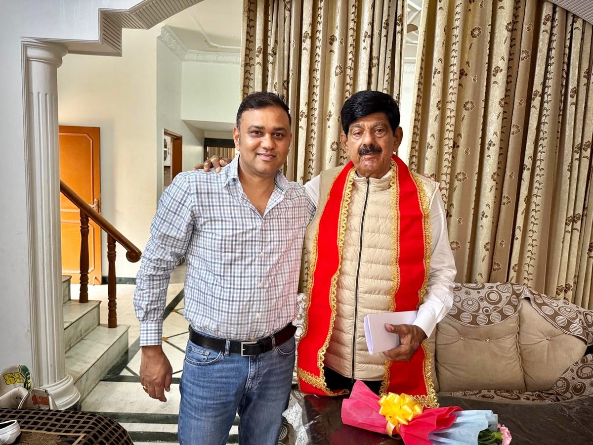 आज मेरे निज निवास जयपुर पर ईटली प्रवासी प्रिय मित्र सुनील जी चौहान से सुखद मुलाकात हुई।
