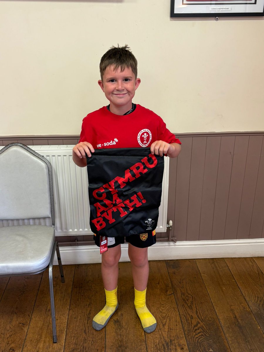 Ospreys in the Community (@communityosprey) on Twitter photo Amazing day for Fit and Fed at <a href="/MaestegRFC/">Maesteg RFC π</a> today π€©
Some great skills on show and a big feed too π€
Huge thanks to <a href="/carolynharris24/">Carolyn Harris</a> for providing the food and for <a href="/WRU_Community/">WRU Community - Wrth galon y genedl</a> for the support π€
#MoreThanRugby Amazing day for Fit and Fed at <a href="/MaestegRFC/">Maesteg RFC π</a> today π€©
Some great skills on show and a big feed too π€
Huge thanks to <a href="/carolynharris24/">Carolyn Harris</a> for providing the food and for <a href="/WRU_Community/">WRU Community - Wrth galon y genedl</a> for the support π€
#MoreThanRugby