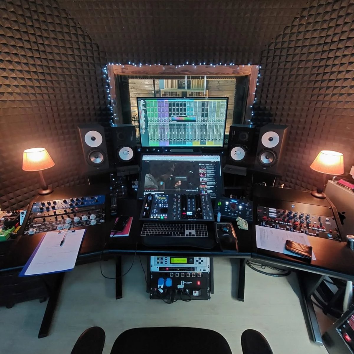 What are some ways to work efficiently in the studio? ⏱

📷 ACME Rec Studio (@acmerecordingstudio)