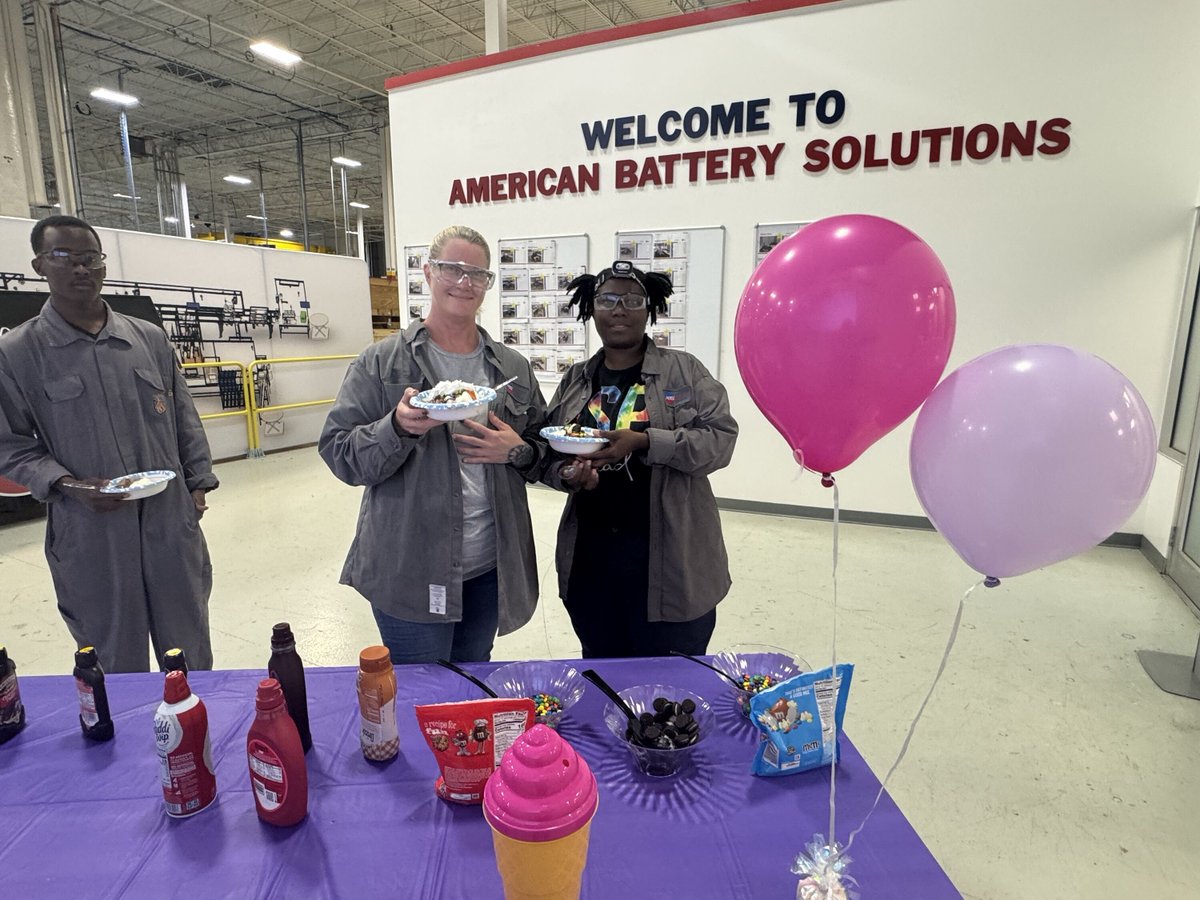 ABS_Energy's tweet image. 🎉 Exciting times at American Battery Solutions! Our Intern Activity Day featured a delicious ice cream bar, cornhole matches, and intern trivia. 🍦🎯🧠 Huge thanks to our amazing interns for their energy and enthusiasm! #TeamABS