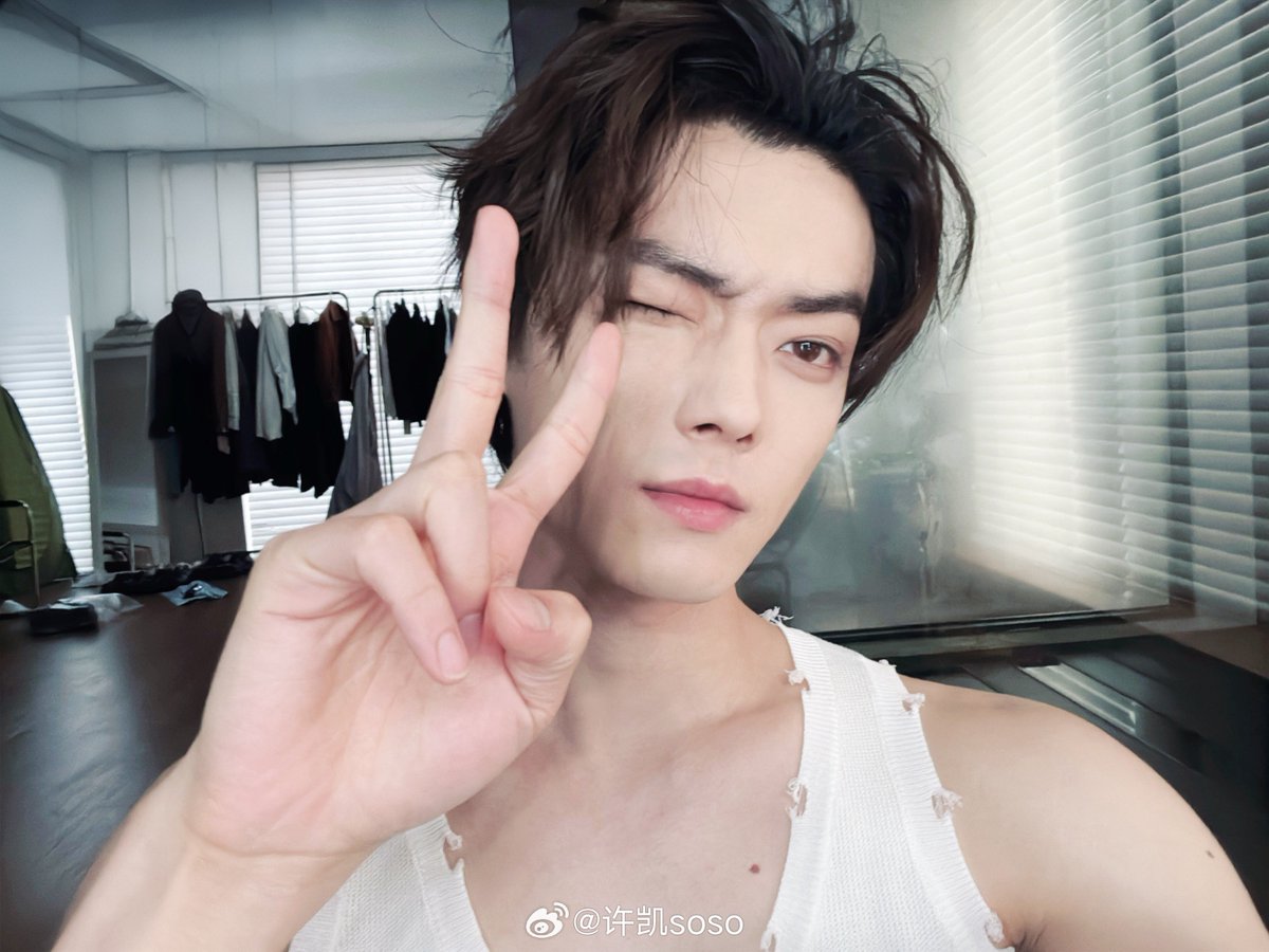 💟公式アカウント更新情報💟 许凯soso 20250729 『车仔面已吃✌️碗