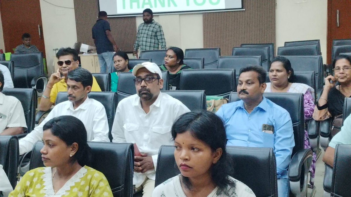 Collector & District Magistrate Mayurbhanj (@dm_mayurbhanj) on Twitter photo рмЬрм┐рм▓рнНрм▓рм╛ рмкрнНрм░рм╢рм╛рм╕рми рмУ рм╢рнНрм░рмо рммрм┐рмнрм╛рмЧ рмЖрмирнБрмХрнВрм▓рнНрнЯрм░рнЗ рмЬрм┐рм▓рнНрм▓рм╛рмкрм╛рм│рмЩрнНрмХ рмХрм╛рм░рнНрмпрнНрнЯрм╛рм│рнЯ рм╕рморнНрморм┐рм│рмирнА рмХрмХрнНрм╖рм░рнЗ рмЕрмдрм┐рм░рм┐рмХрнНрмд рмЬрм┐рм▓рнНрм▓рм╛рмкрм╛рм│ рм╢рнНрм░рнА рмЗрм╢рнНрн▒рм░ рмЪрмирнНрмжрнНрм░ рмирм╛рмПрмХрмЩрнНрмХ рмЕрмзрнНрнЯрмХрнНрм╖рмдрм╛рм░рнЗ рмЬрм┐рм▓рнНрм▓рм╛ рм╕рнНрмдрм░рнАрнЯ рм╢рм┐рм╢рнБ рмУ рмХрм┐рм╢рнЛрм░ рм╢рнНрм░рморм┐рмХ рмирм┐рм░рм╛рмХрм░рмг рмдрмерм╛ рмирм┐рнЯрмирнНрмдрнНрм░рмг рм╕рморнНрмнрмирнНрмзрнАрнЯ рм╕рмЪрнЗрмдрмирмдрм╛ рммрнИрмармХ рмЕрмирнБрм╖рнНрмарм┐рмдред рмЬрм┐рм▓рнНрм▓рм╛ рмкрнНрм░рм╢рм╛рм╕рми рмУ рм╢рнНрм░рмо рммрм┐рмнрм╛рмЧ рмЖрмирнБрмХрнВрм▓рнНрнЯрм░рнЗ рмЬрм┐рм▓рнНрм▓рм╛рмкрм╛рм│рмЩрнНрмХ рмХрм╛рм░рнНрмпрнНрнЯрм╛рм│рнЯ рм╕рморнНрморм┐рм│рмирнА рмХрмХрнНрм╖рм░рнЗ рмЕрмдрм┐рм░рм┐рмХрнНрмд рмЬрм┐рм▓рнНрм▓рм╛рмкрм╛рм│ рм╢рнНрм░рнА рмЗрм╢рнНрн▒рм░ рмЪрмирнНрмжрнНрм░ рмирм╛рмПрмХрмЩрнНрмХ рмЕрмзрнНрнЯрмХрнНрм╖рмдрм╛рм░рнЗ рмЬрм┐рм▓рнНрм▓рм╛ рм╕рнНрмдрм░рнАрнЯ рм╢рм┐рм╢рнБ рмУ рмХрм┐рм╢рнЛрм░ рм╢рнНрм░рморм┐рмХ рмирм┐рм░рм╛рмХрм░рмг рмдрмерм╛ рмирм┐рнЯрмирнНрмдрнНрм░рмг рм╕рморнНрмнрмирнНрмзрнАрнЯ рм╕рмЪрнЗрмдрмирмдрм╛ рммрнИрмармХ рмЕрмирнБрм╖рнНрмарм┐рмдред