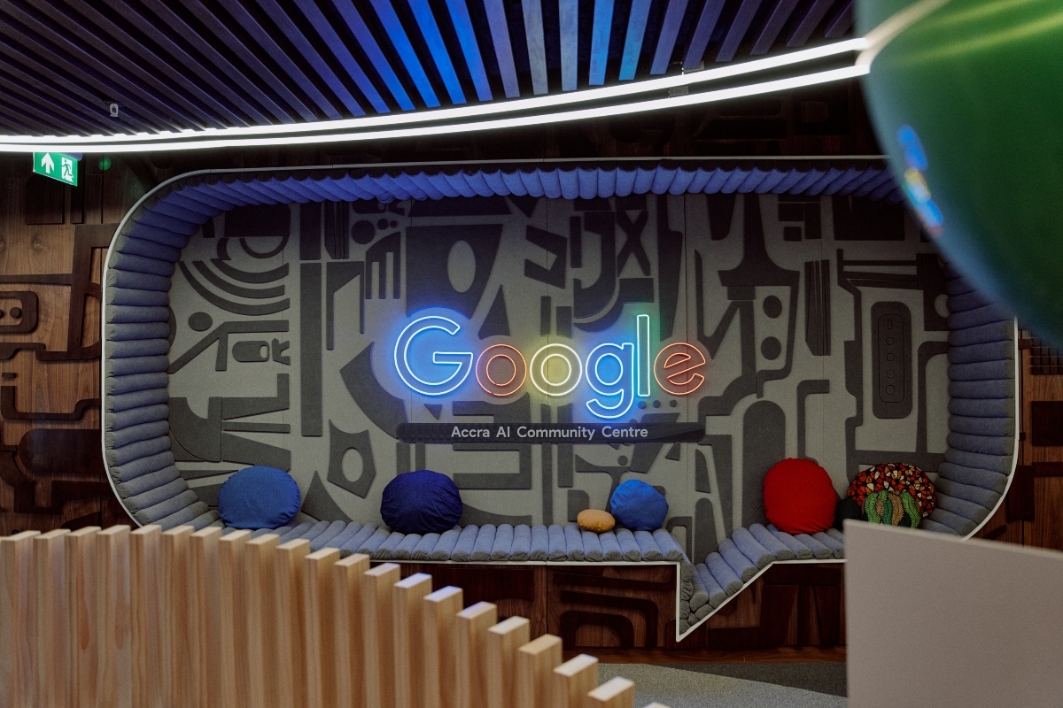 Africa_com's tweet image. Big AI news for Africa!

Google just opened its first AI Community Center in Accra 🇬🇭 — focused on research, inclusion &amp;amp; talent.
Africa’s tech moment isn’t coming. It’s here.

africa.com/google-deepens…

#AIinAfrica #GoogleAI #AccraTech #AfricaRising #TechNews #FutureOfWork…