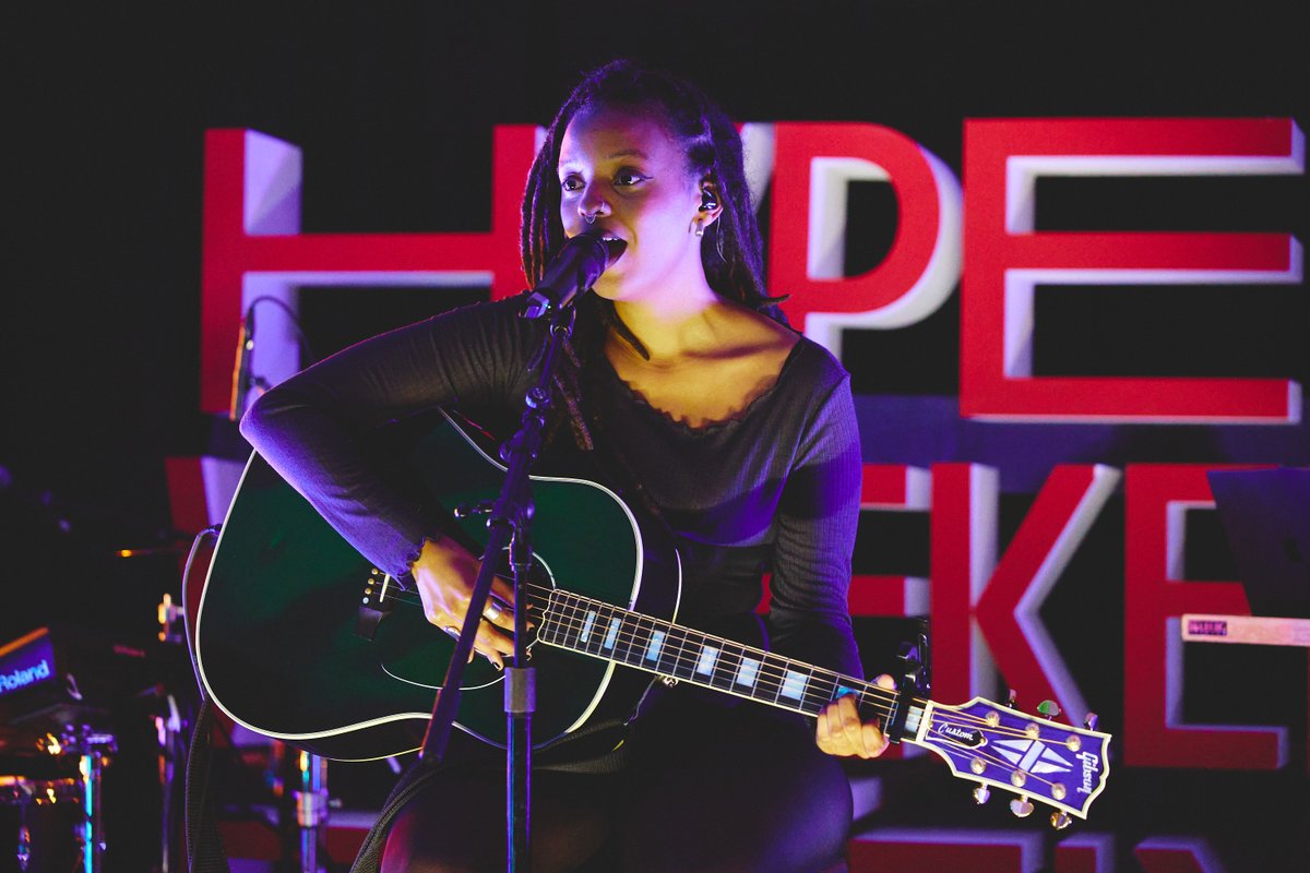 Hyper Weekend Festival (@hyperweekendf) on Twitter photo 🌟 <a href="/CamilleYembeOff/">Camille Yembe</a> était sur la scène Déjà Demain 2025 !
💿 Elle a sorti son premier EP Plastique le 6 juin, puis enchaîne avec une tournée de festivals en France.
Et son premier concert solo aura lieu au Botanique le 17 oct.
On y sera ? 🎟️
📸 : Ronan Thenadey
— <a href="/radiofrance/">Radio France</a> 🌟 <a href="/CamilleYembeOff/">Camille Yembe</a> était sur la scène Déjà Demain 2025 !
💿 Elle a sorti son premier EP Plastique le 6 juin, puis enchaîne avec une tournée de festivals en France.
Et son premier concert solo aura lieu au Botanique le 17 oct.
On y sera ? 🎟️
📸 : Ronan Thenadey
— <a href="/radiofrance/">Radio France</a>