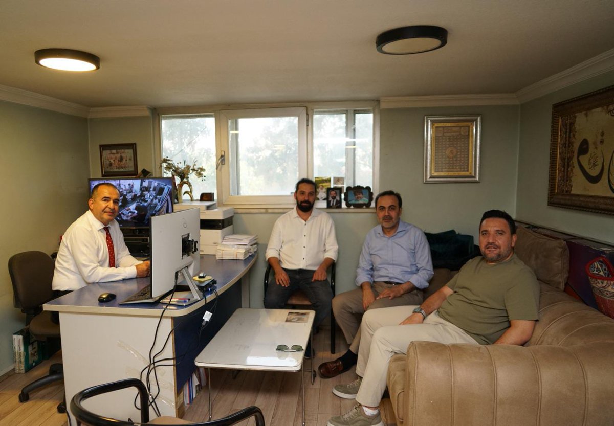 Meclis üyelerimizle bir araya gelerek sektörlerinin durumu ve üylerimizin beklentileri ile ilgili istişarelerde bulunmaya devam ediyoruz.

Sağlık Hizmetleri (69.) Meslek Komitemizden Meclis Üyemiz Fatih Talha Karakaş'ı ve Bankacılık ve Finans Hizmetleri (65.) Meslek Komitemizden