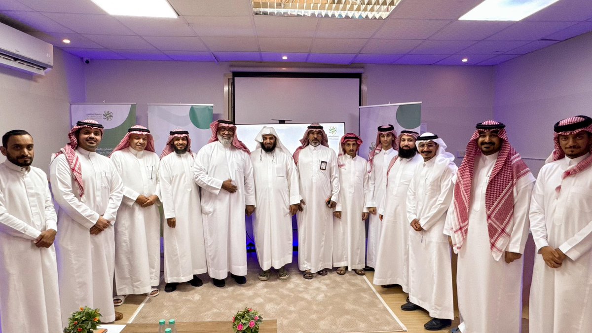 اختُتمت يوم الأحد الماضي،
 فعاليات مختبر المبادرات الشبابية في الأحساء، بالتعاون بين جمعية محاسن لرعاية الشباب وشركة شباب مجتمعي الوقفية غير الربحية.

4 أيام من الشغف والعمل الجماعي تحوّلت فيها الأفكار إلى واقع.
كرمنا المبادرات الفائزة:

•فئة المجموعات:  مبادرة ممتد.

•فئة