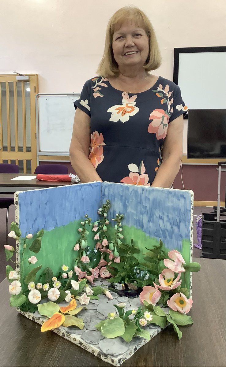 alwcymru's tweet photo. 🌸 Beautiful Sugarcraft creations by our talented learners in Deeside, Flintshire! ✨

📩 For more info, contact Gaynor.Hanlon@adultlearning.wales

#adultlearningwales #alwcymru #wales #Sugarcraft #Deeside #Flintshire #northwales https://t.co/FJ82hS1oh6