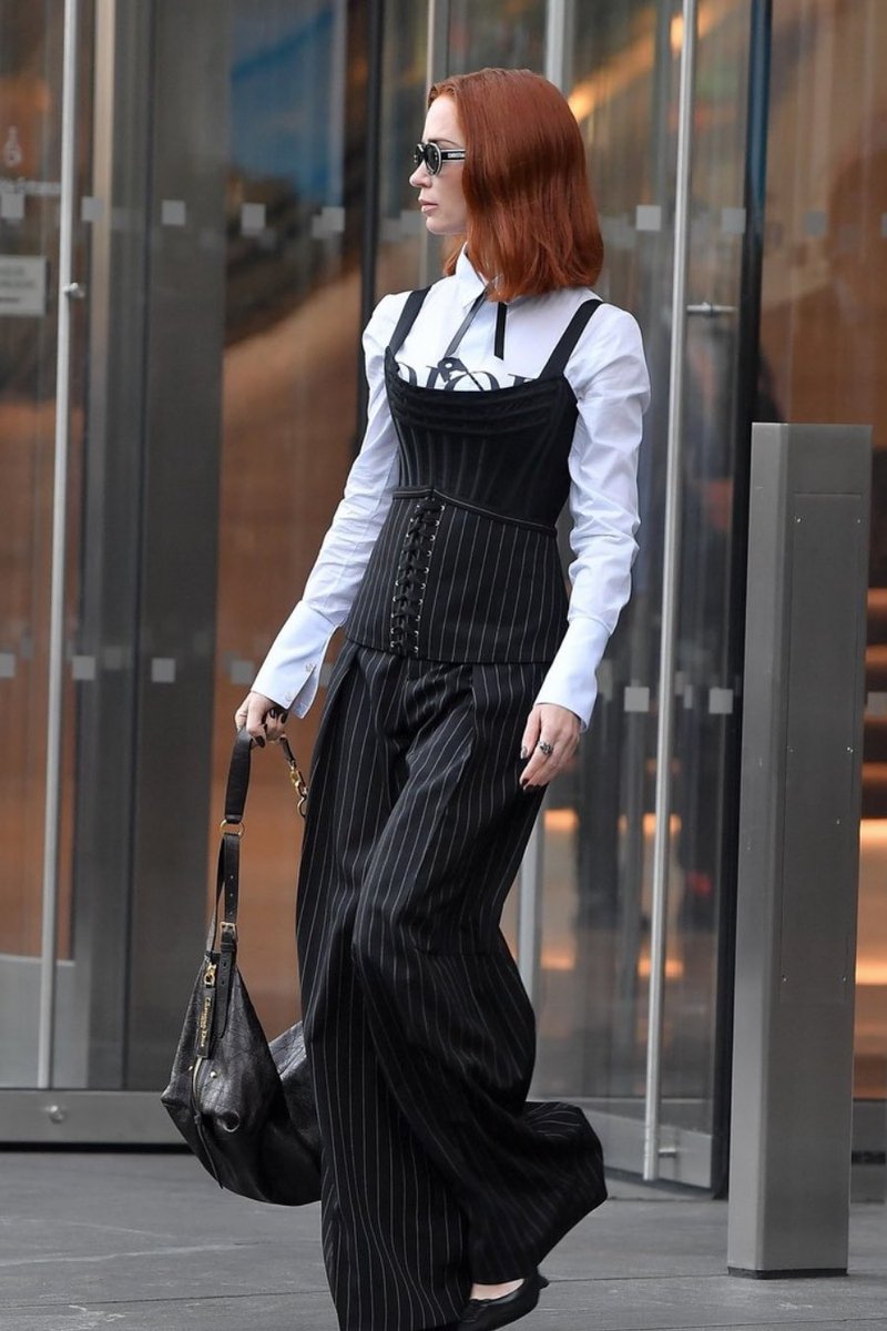 EMILY CHARLTON IS BACK!!!!!

Emily Blunt filming The Devil Wears Prada 2 today.