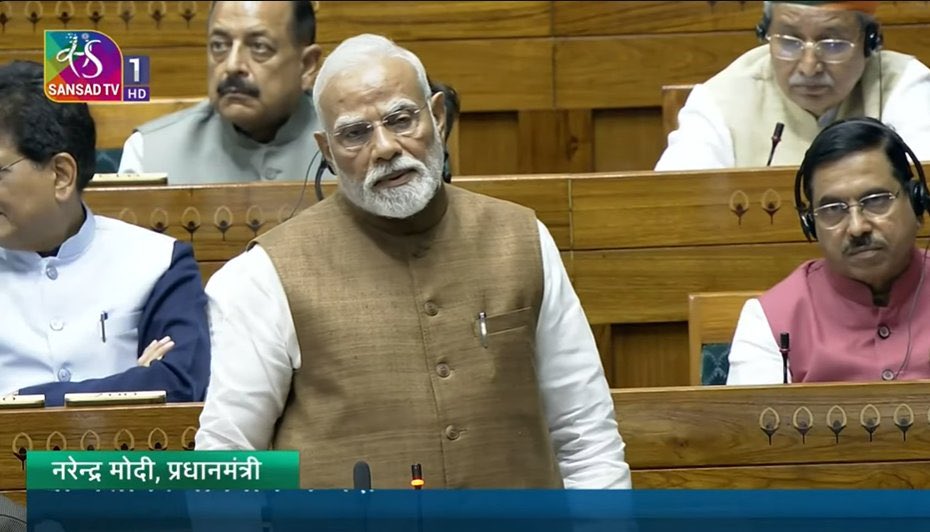 जब पायलट अभिनंदन पकड़े गए, तो पाकिस्तान में खुशी का माहौल होना स्वाभाविक था, क्योंकि उनके हाथ भारतीय सेना का पायलट लगा था।

लेकिन यहां पर भी कुछ लोग थे जो कानों-कान कह रहे थे — "अब मोदी फंसा, अब देखते हैं, मोदी क्या करता है।"

डंके की चोट पर अभिनंदन वापस आया।

- प्रधानमंत्री जी
