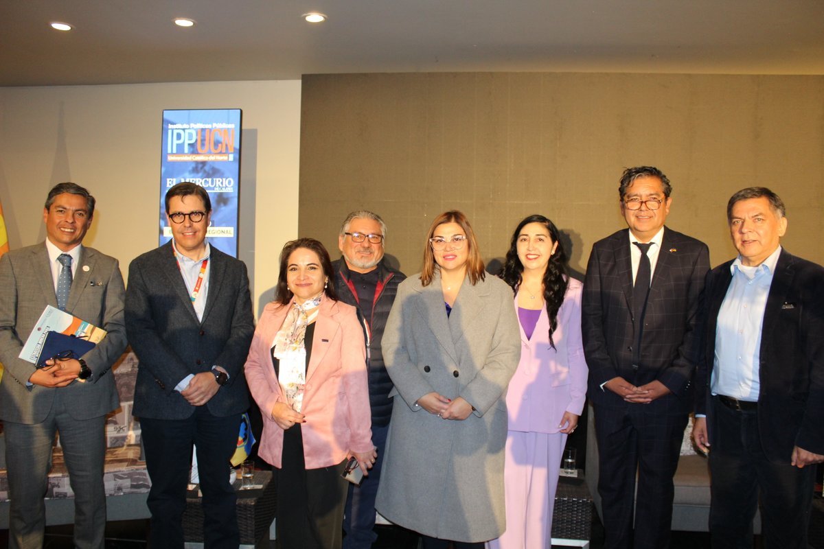 En el Seminario Barómetro Regional organizado por el Instituto de Políticas Públicas <a href="/UCNorte/">Universidad Católica del Norte</a>  y <a href="/mercuriocalama/">Mercurio de Calama</a> nuestra presidenta Cristina Araya participó como panelista junto al alcalde Eliecer Chamorro, Franco Barrera (Proloa) y Fernando Promis (Codelco). <a href="/municipiocalama/">Municipalidad Calama</a>