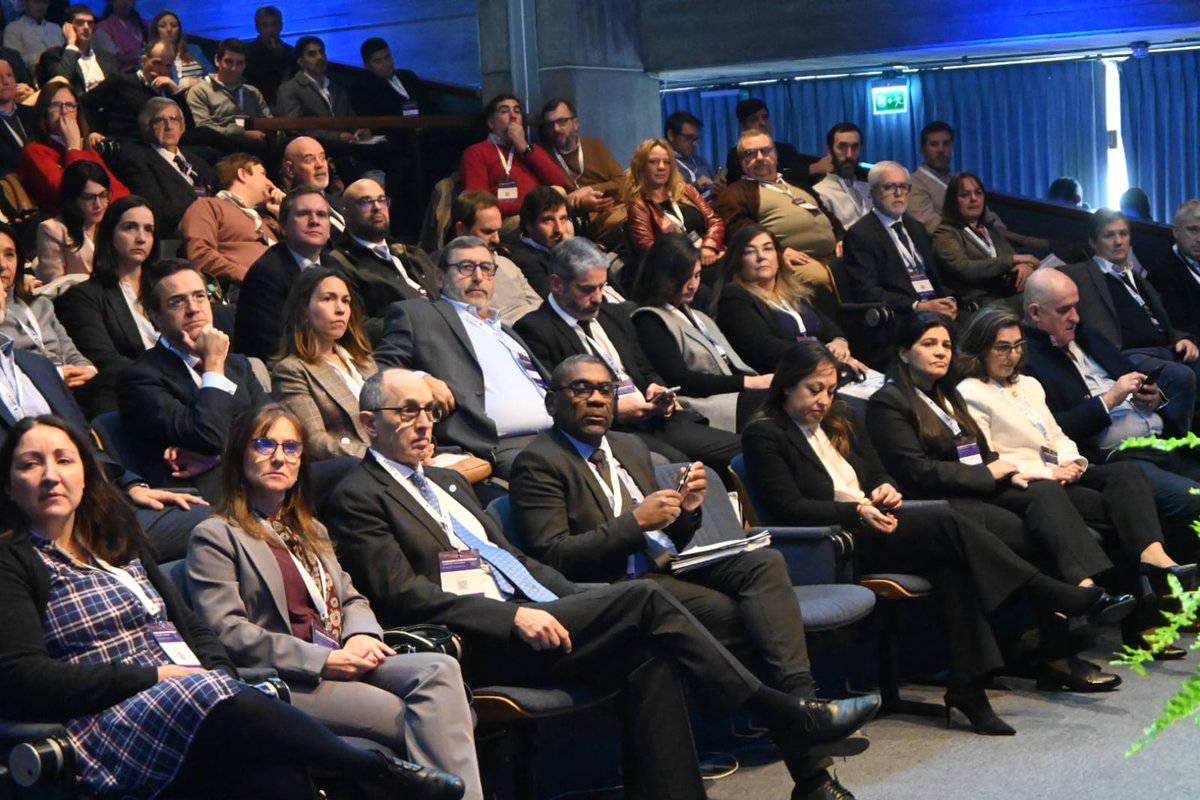 🌎 “Las energías renovables ubican a Uruguay como referencia en el mundo”, afirmó el ministro <a href="/OrtunoEdgardo/">Edgardo Ortuño</a> 

📍 XI Congreso LATAM Renovables, organizado por <a href="/auderuy/">AUDER</a> 

🗒️ Nota completa: gub.uy/ministerio-amb…

#energiarenovable #uruguay #ambiente